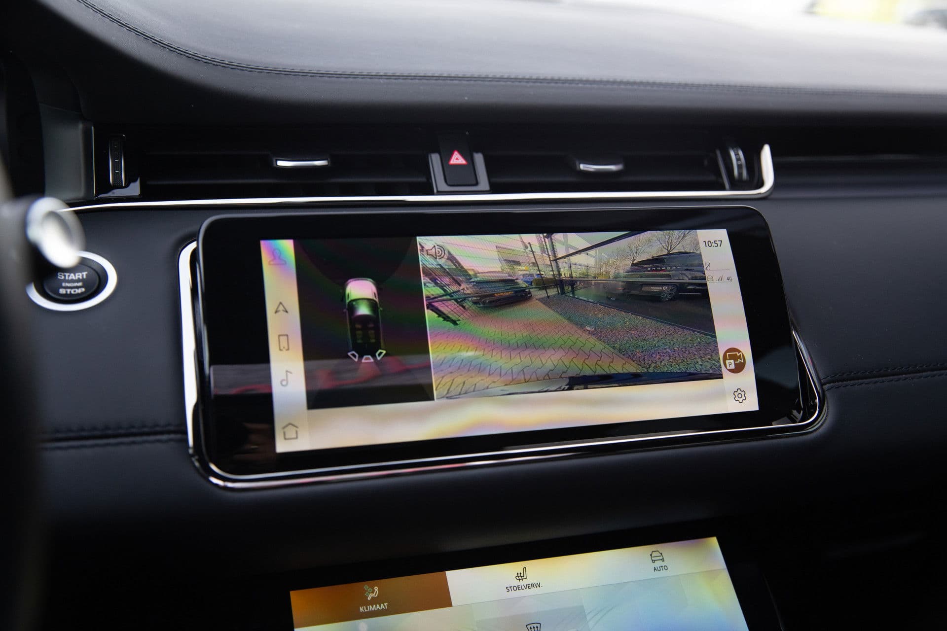 Land Rover Range Rover Evoque 1.5 P300e AWD R-Dynamic HSE Autobiography , Panoramadak, Meridian, Stoelventilatie, Head-up Display thumbnail 18