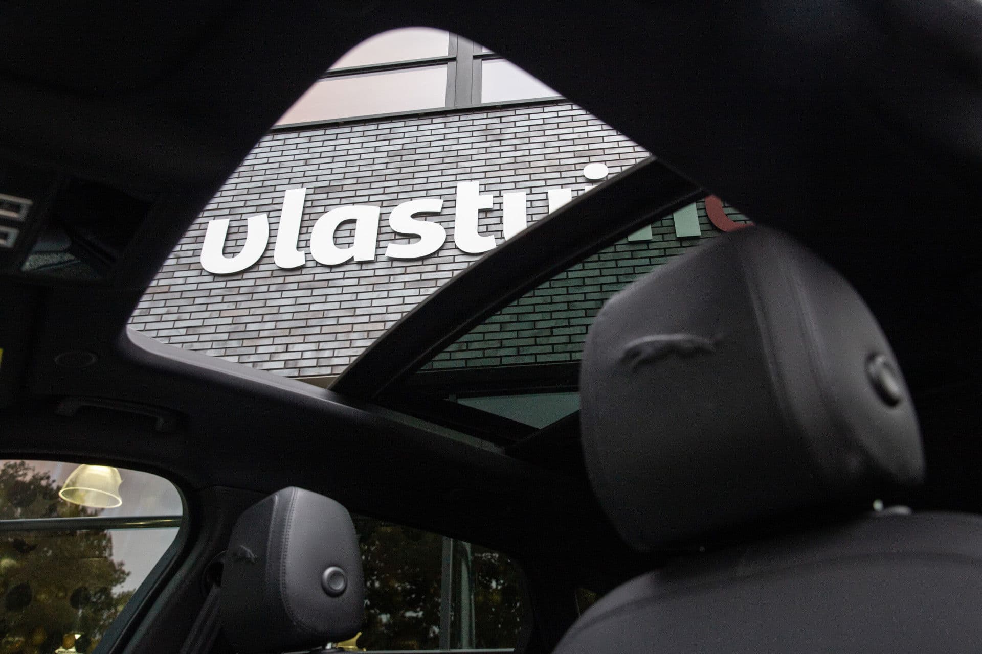 Jaguar F-Pace 2.0 P400e PHEV R-Dynamic SE , Panoramadak, Meridian, Head-up Display thumbnail 5