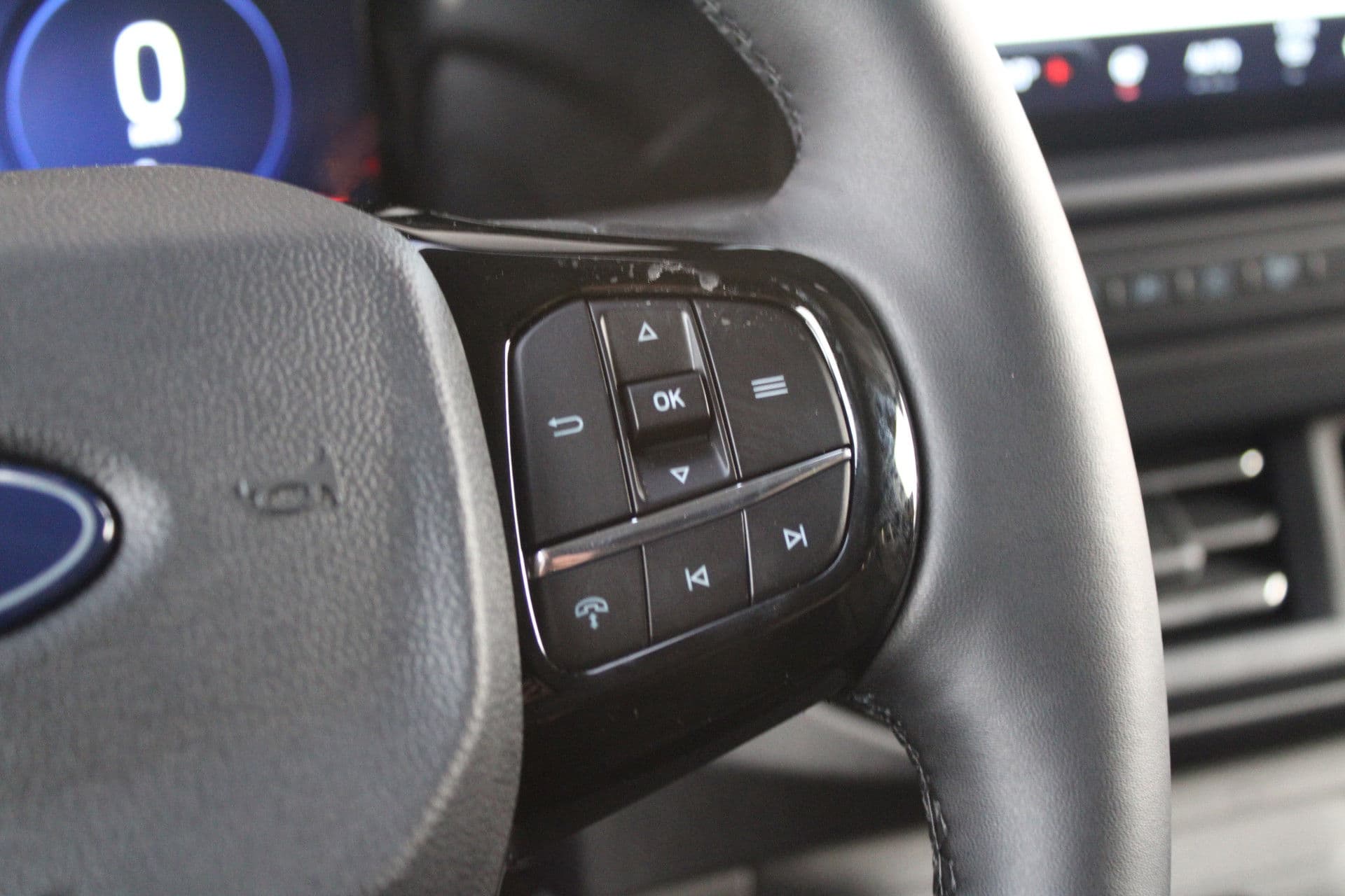 Ford Transit Custom 320 2.5 PHEV L2H1 Limited 232pk - 2x Schuifdeur - Trekhaak - Stoel/Stuurverwarming - Blindspot - Keyless - Rijklaar thumbnail 24