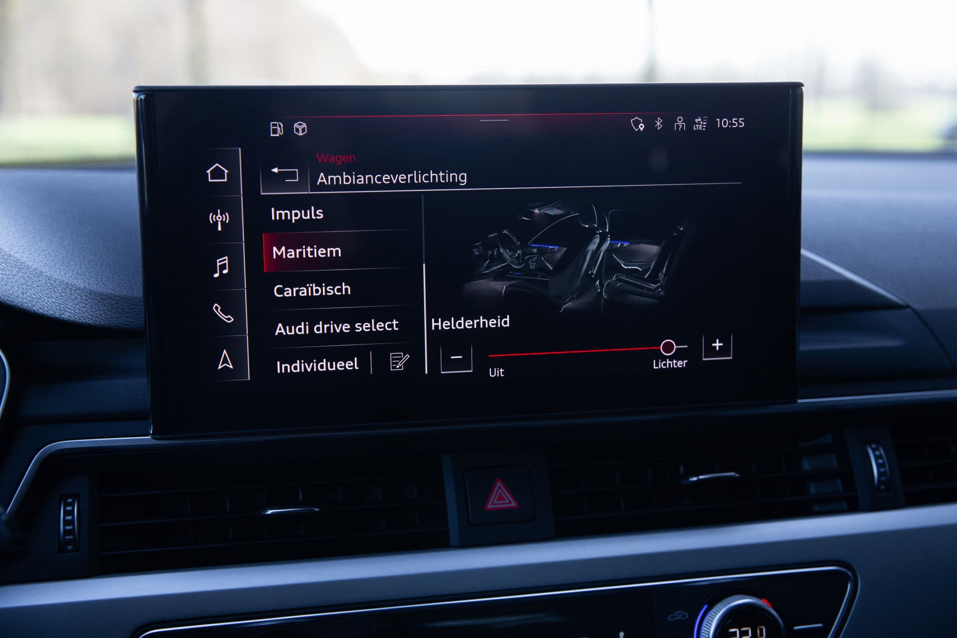 Audi A4 Avant 35 TDI Launch edition S-line , Sportstoelen, Camera, Virtual Cockpit, thumbnail 21