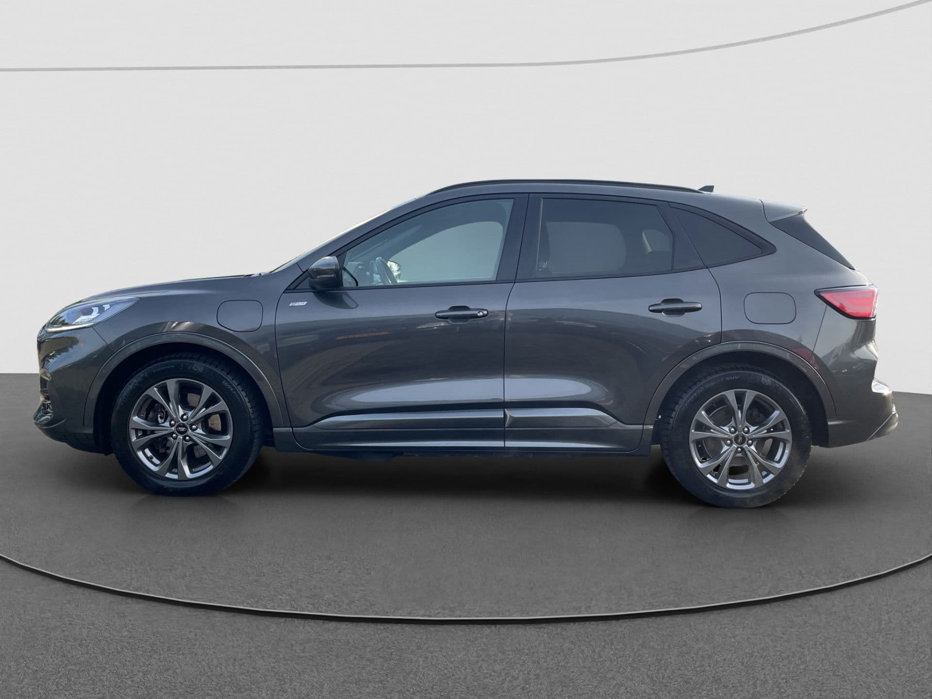 Ford Kuga 2.5 PHEV ST-Line X | Pano | Trekhaak | Winterpack | B&O thumbnail 6