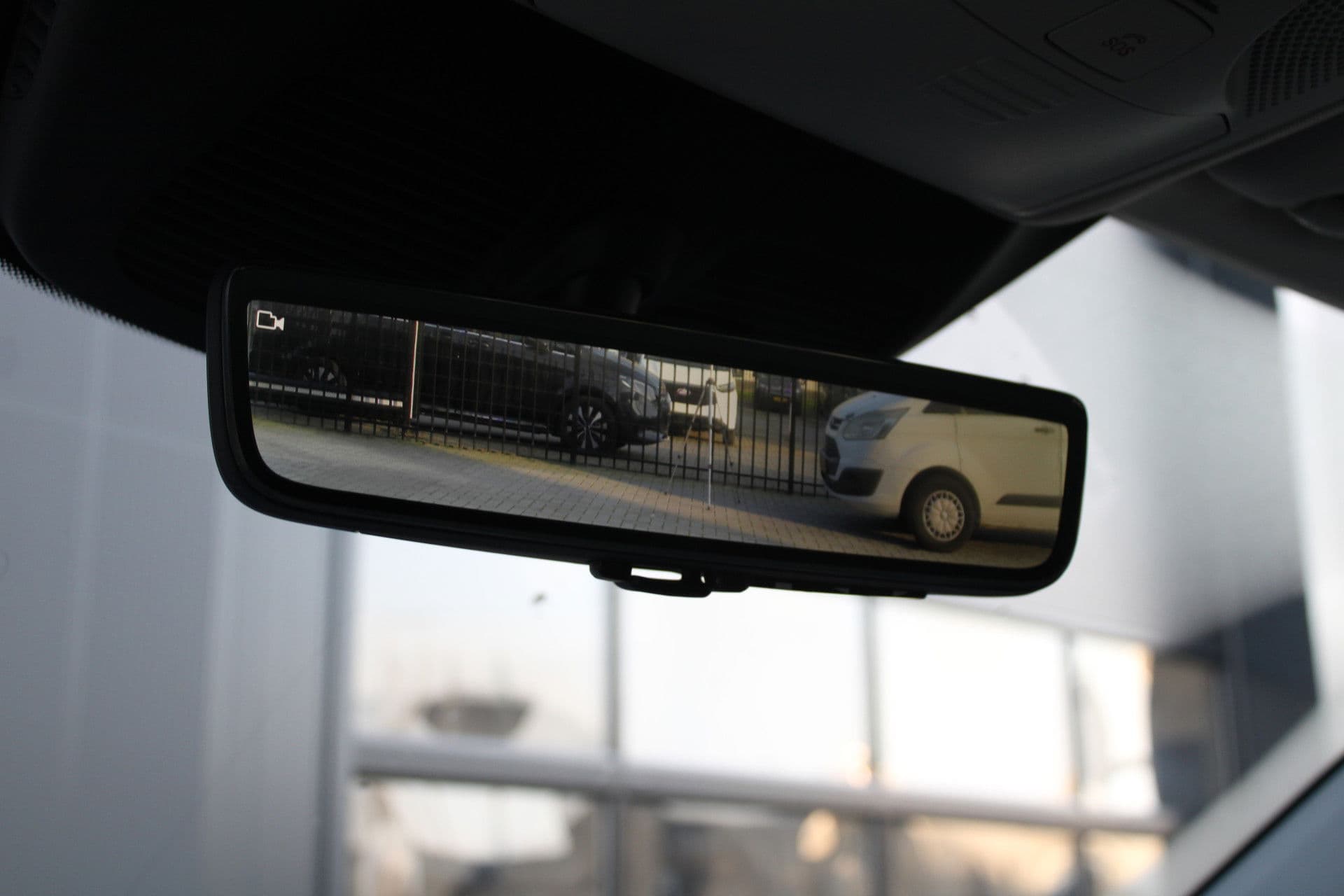 Mercedes-Benz V-Klasse 300d - Avantgarde - DC - 4-matic - 360 Cam - Multibeam - Elektrische schuifdeuren - Digitale spiegel - Volle auto - Rijklaar thumbnail 40