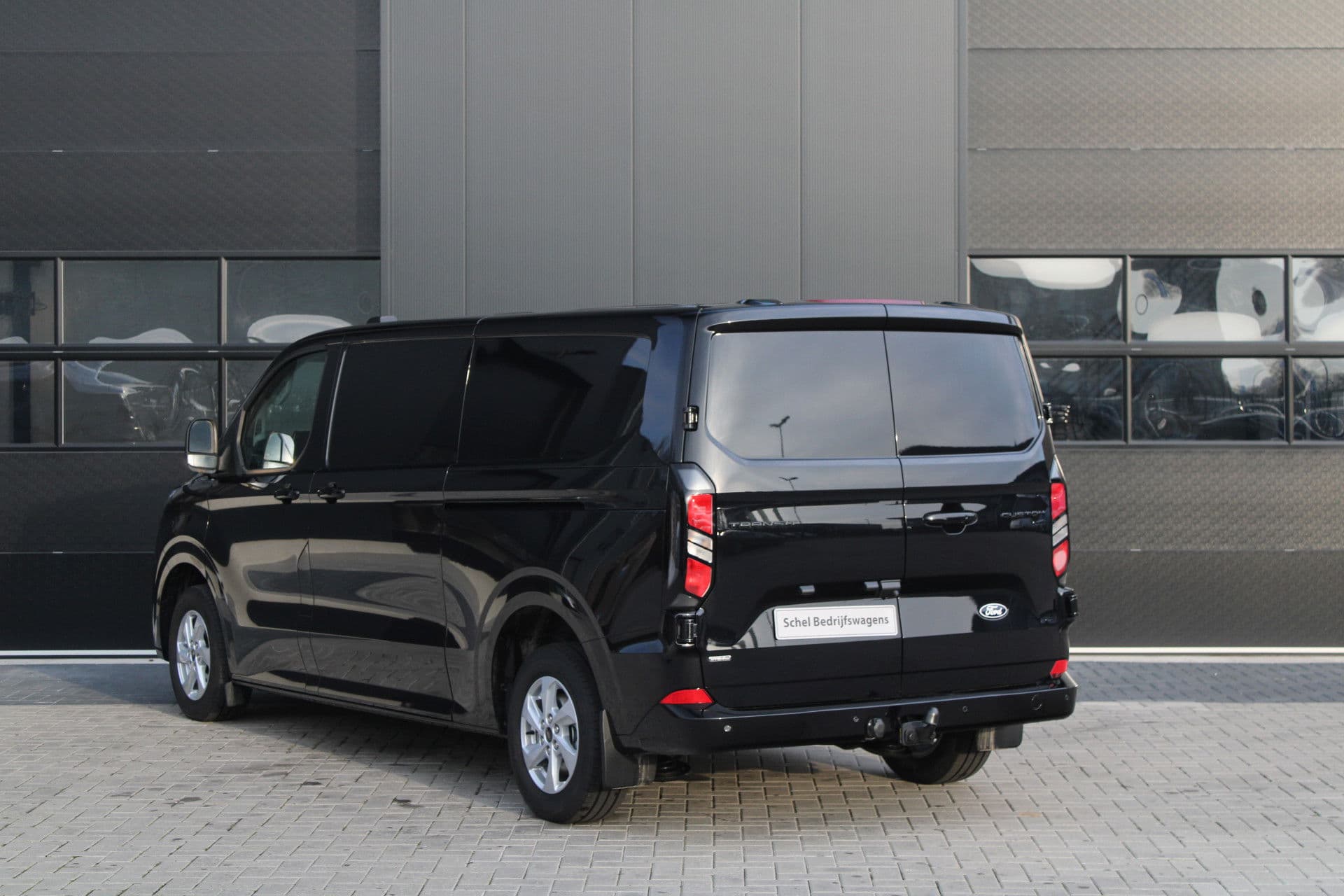 Ford Transit Custom 320 2.5 PHEV L2H1 Limited 232pk - 2x Schuifdeur - Trekhaak - Stoel/Stuurverwarming - Blindspot - Keyless - Rijklaar thumbnail 9