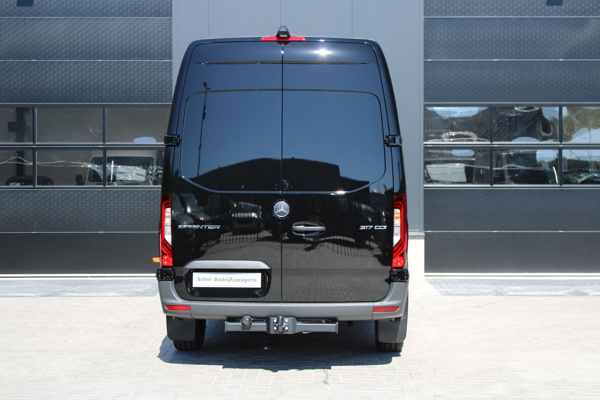 Mercedes-Benz Sprinter 317CDI L2H2 Select - LED - Mbux 10 - 3.5t Trekhaak - Geveerde Stoel - Betimmering - Camera - Carplay - Blind spot - Cruise - Rijklaar thumbnail 6