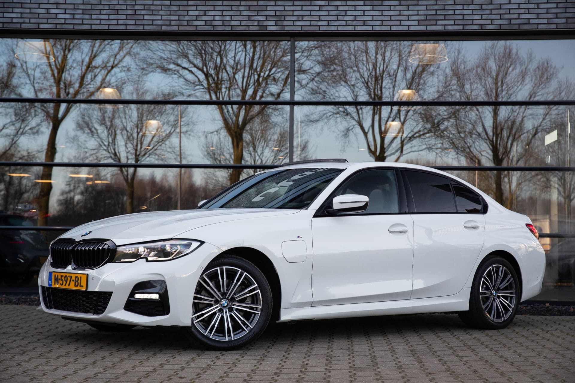 BMW 3-serie 320e Business Edition Plus , Panoramadak, Leer, Carplay, thumbnail 8