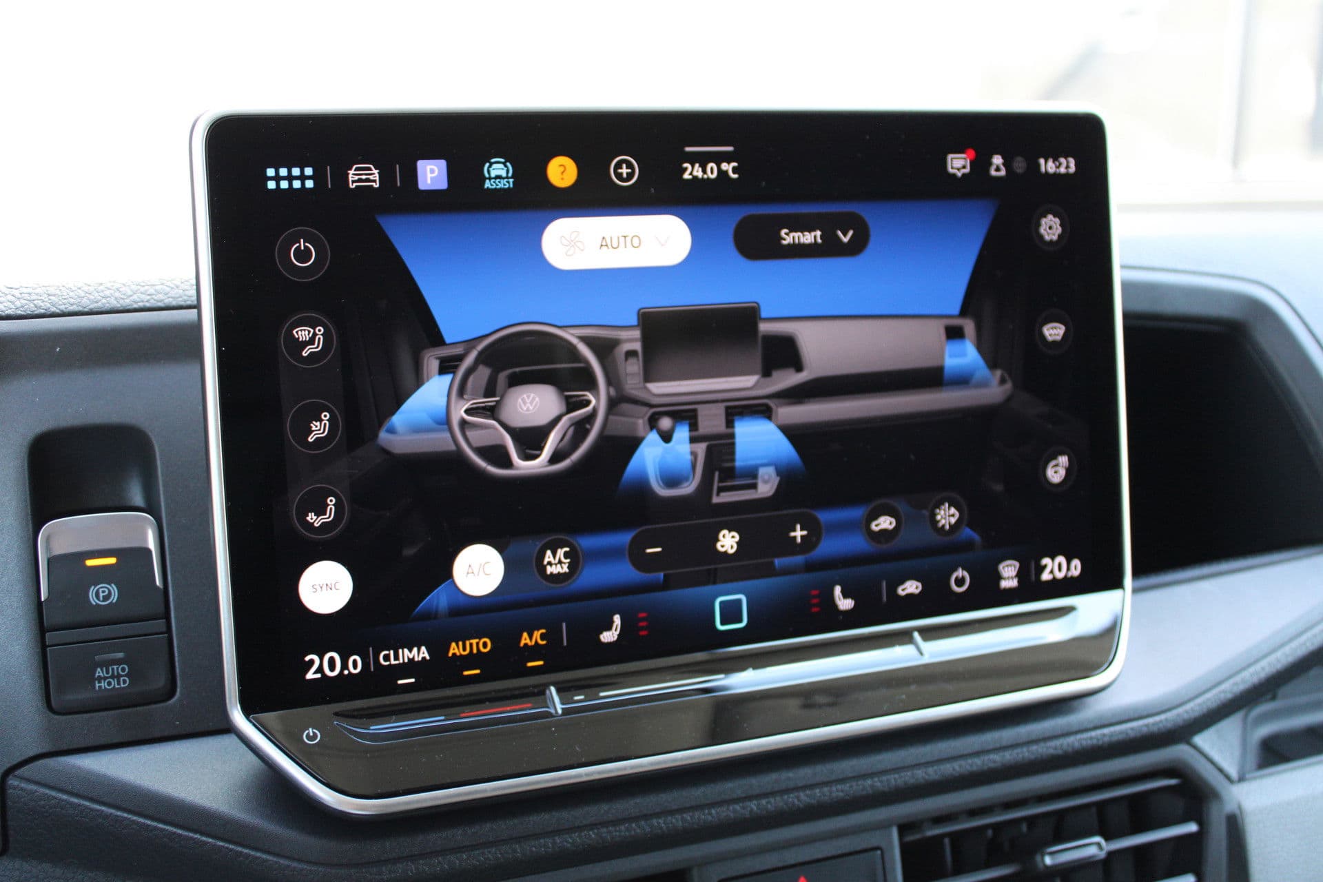 Volkswagen Crafter 35 2.0 TDI L3H2 177pk - Facelift - Navigatie - LED - Geveerde stoel - Virtual cockpit - Camera - Verwarmd stuur - Stoelverwarming - Rijklaar thumbnail 18