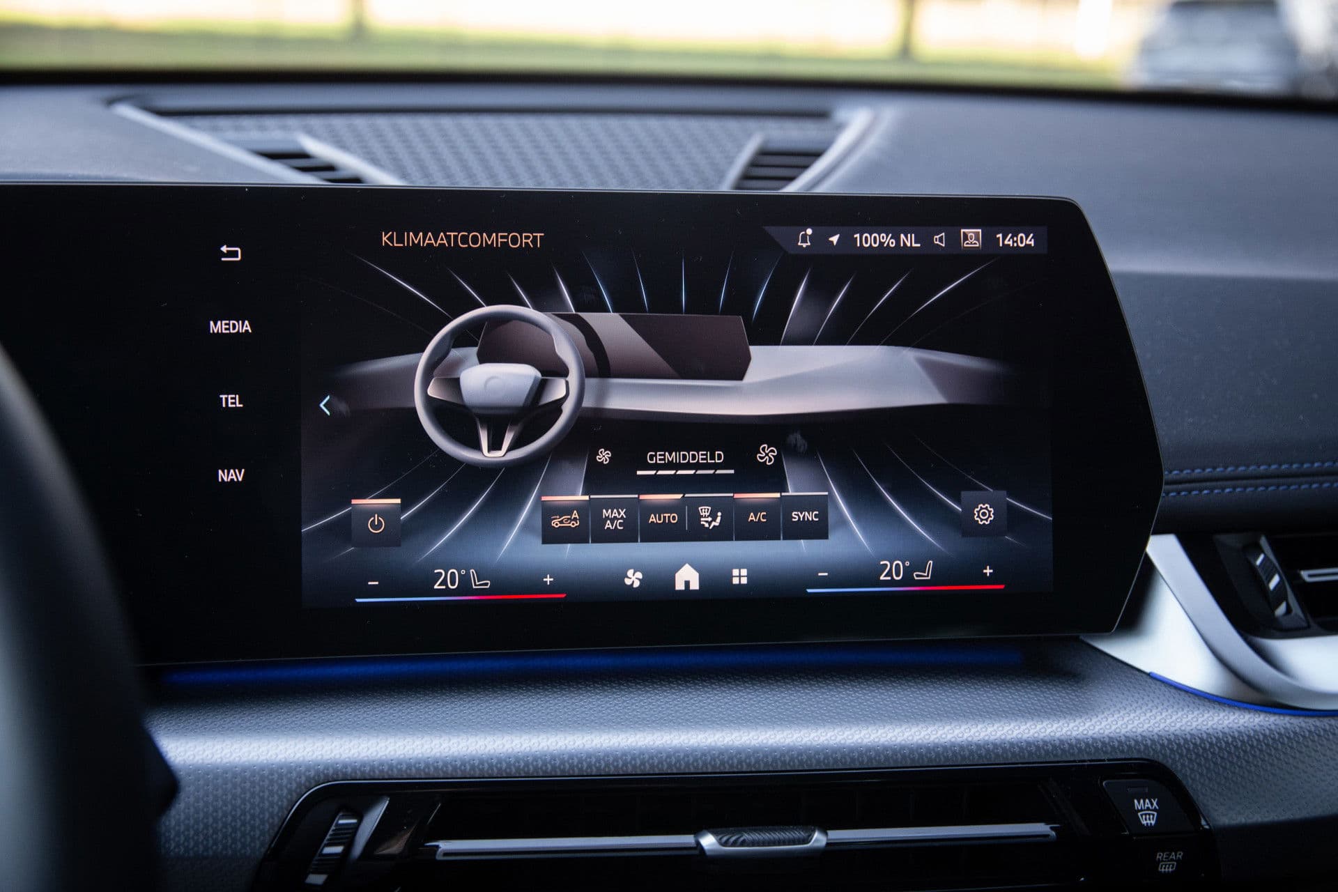 BMW X1 sDrive18i M-sport , Draadloze lader, Keyless entry, Achteruitrijcamera, thumbnail 18