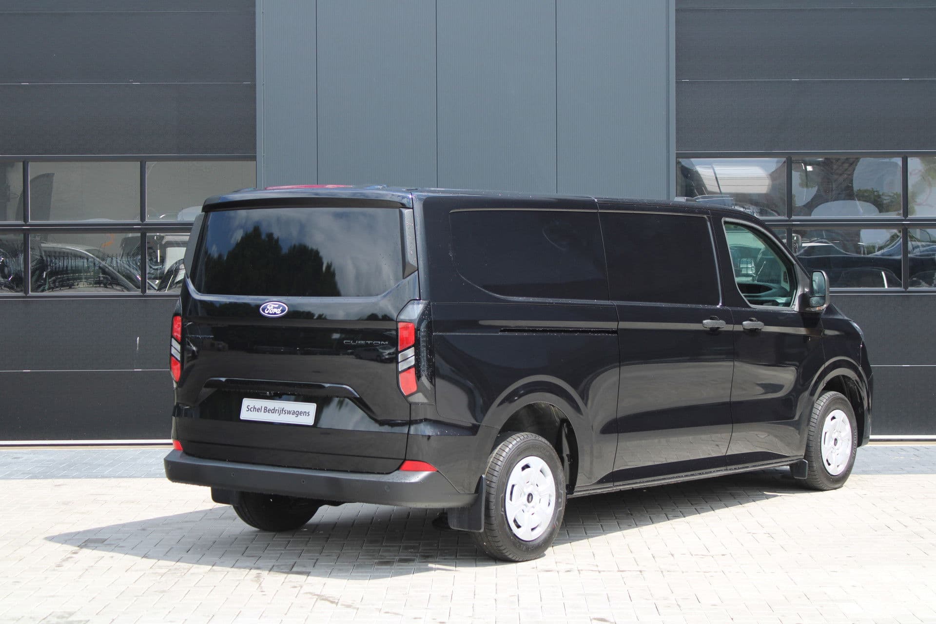 Ford Transit Custom 320 2.0 TDCI L2H1 Trend 170pk - Achterklep - Carplay - Android - LED koplampen - Stoelverwarming - 70l tank - Rijklaar thumbnail 6