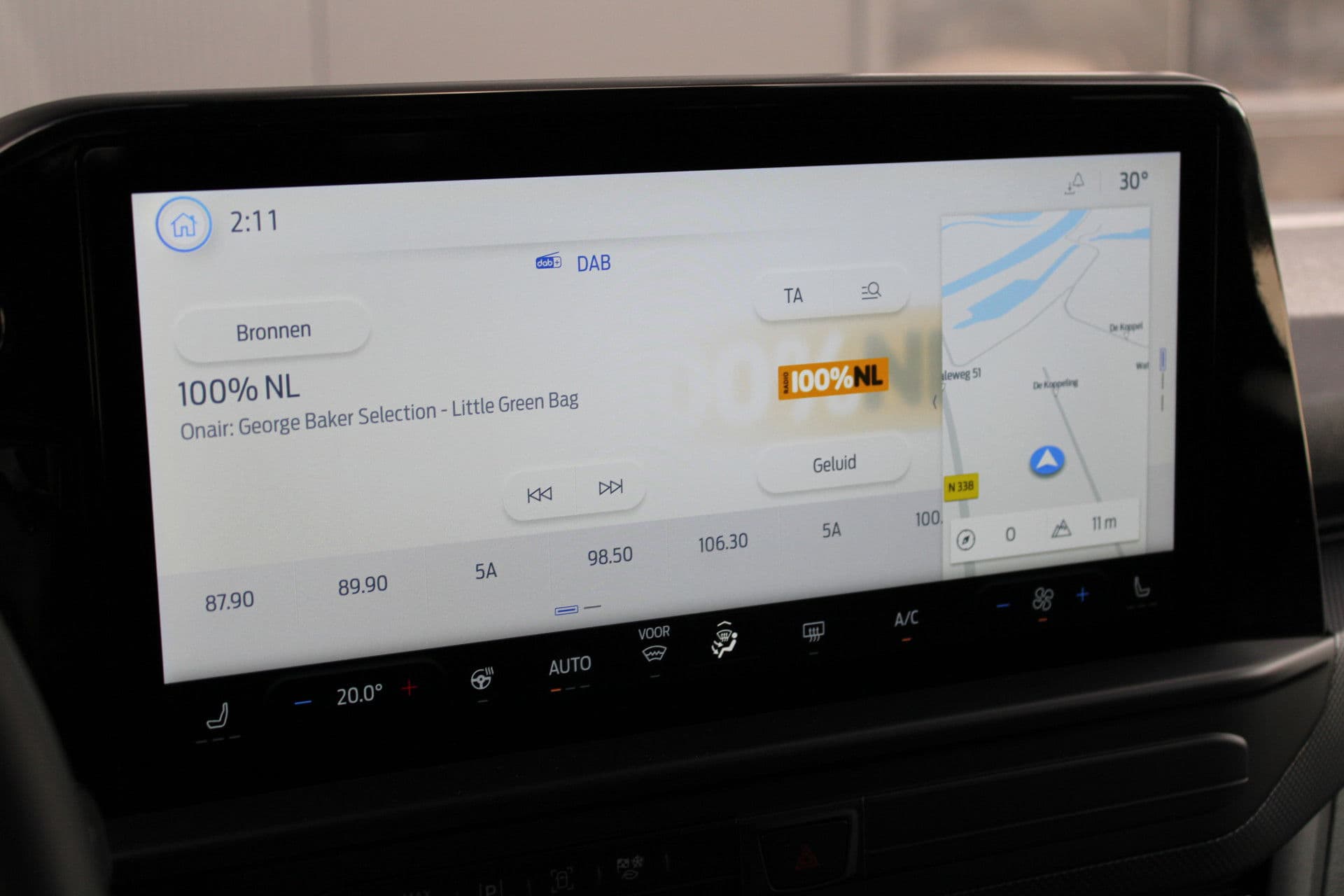 Ford Transit Custom 340 2.5 PHEV L2H1 Limited 232pk - 8 zits - Adaptive Cruise - Blind spot - Navi - Stuurverwarming - Airco achterin - Incl BPM - Rijklaar thumbnail 17