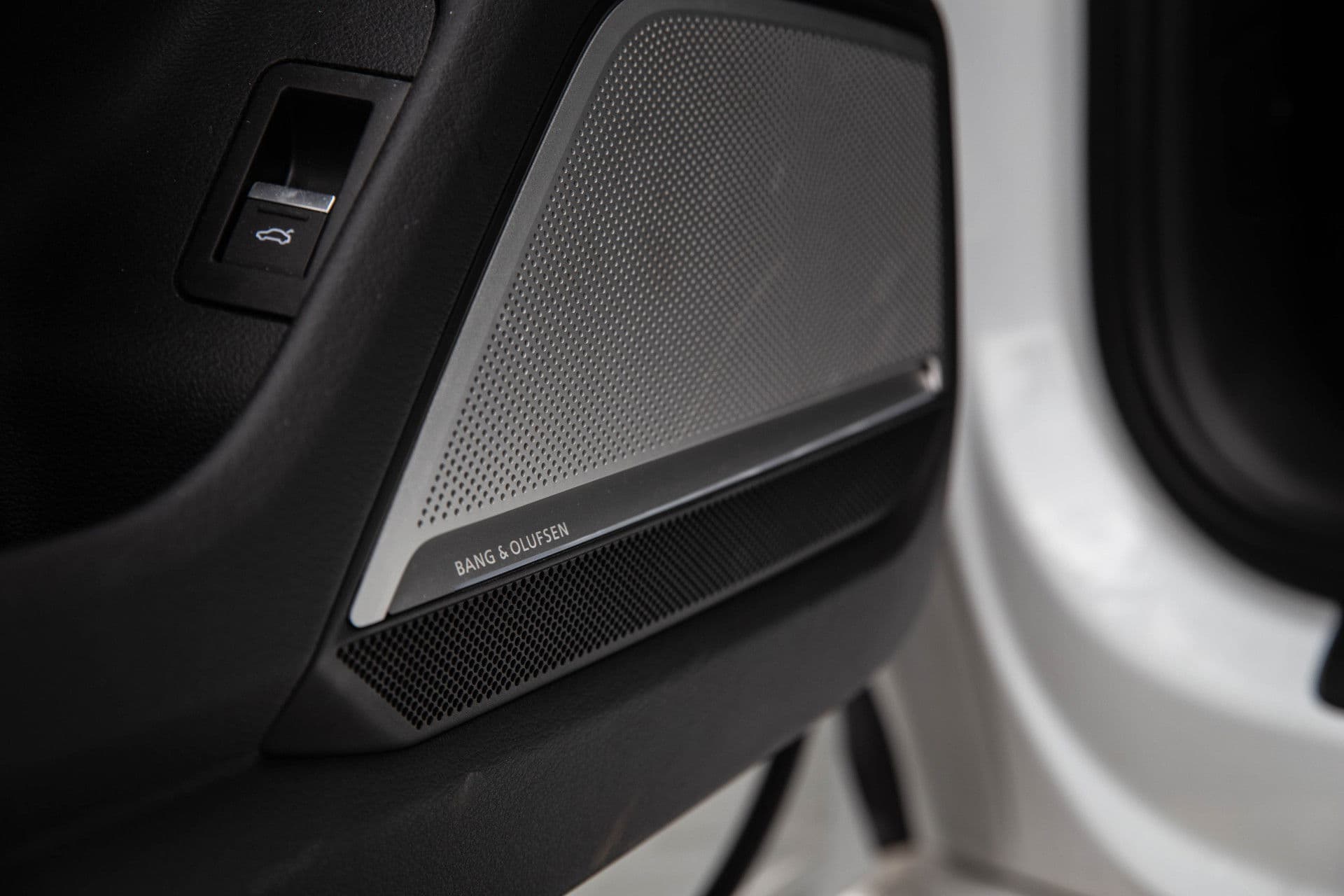 Audi RS6 Avant 4.0 TFSI Quattro , B&O Advanced, Nachtzicht, 4-wielsturing, Head-up display, Trekhaak, Laser thumbnail 13