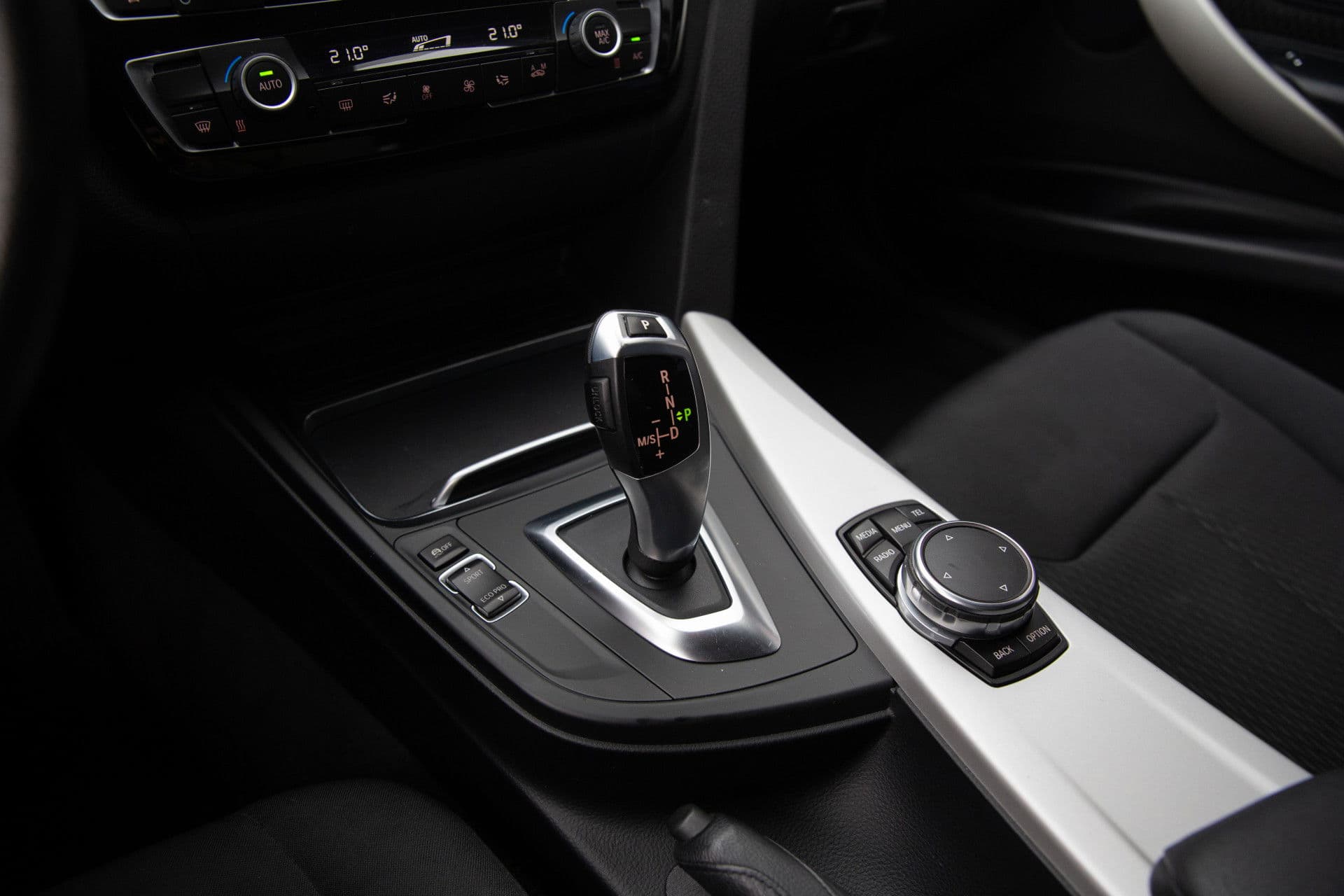 BMW 3 Serie Touring 318d Centennial Executive , Automaat, Trekhaak, thumbnail 6