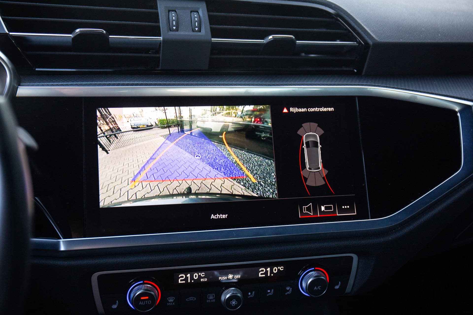 Audi Q3 45 TFSI e S edition , Trekhaak, S-Line, Achteruitrijcamera, Leder, Stoelverwarming, thumbnail 19