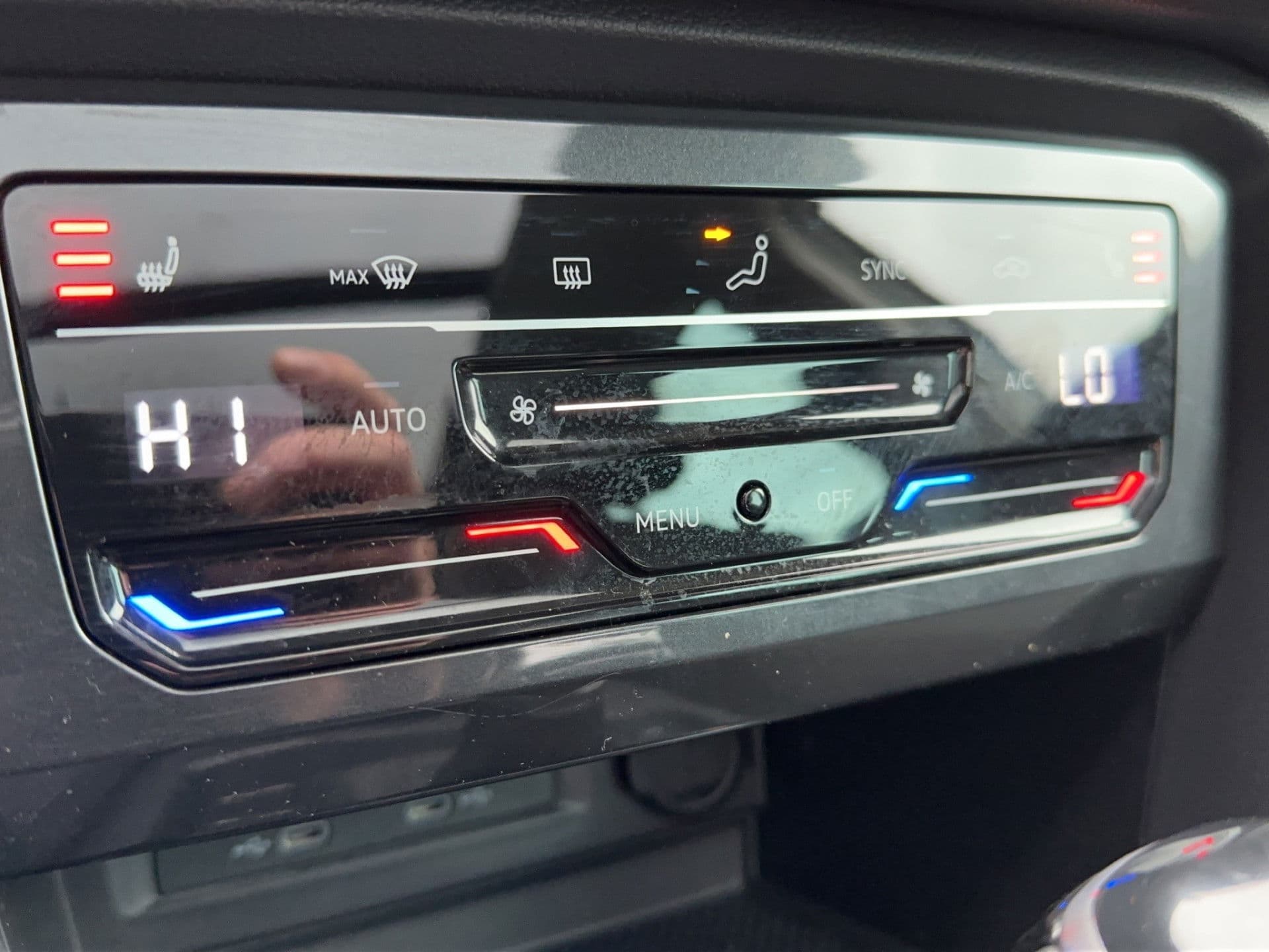 Volkswagen Tiguan 1.4 TSI PHEV Business+ | Panodak | navi | virtual | camera! thumbnail 11