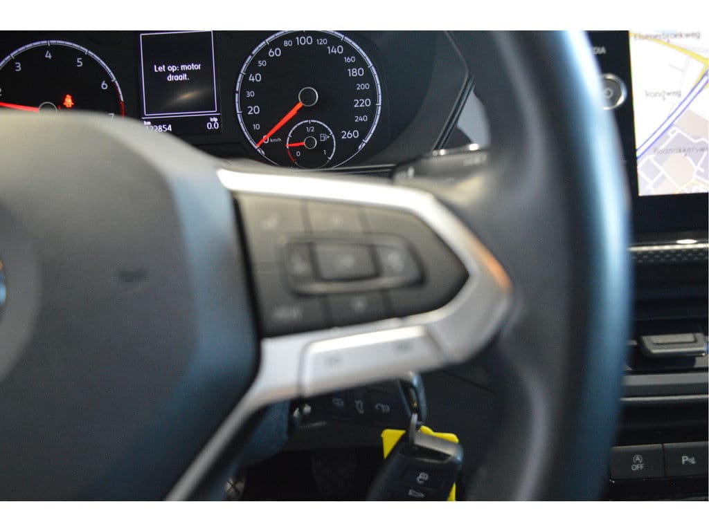 Volkswagen T-Cross 1.0 TSI Life navi clima cruise pdc trekhaak 17 inch !! thumbnail 16