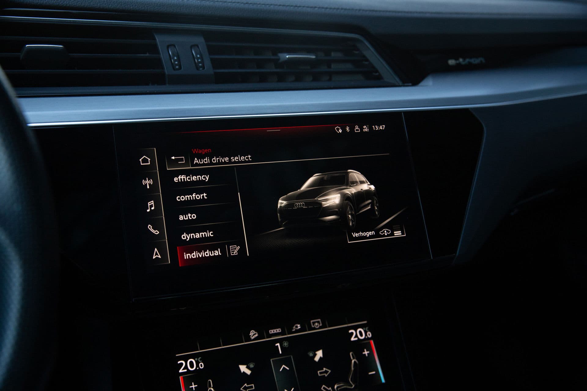 Audi E-tron S quattro 95 kWh , Trekhaak, Panoramadak, Adaptive cruise, 360-graden camera, thumbnail 28