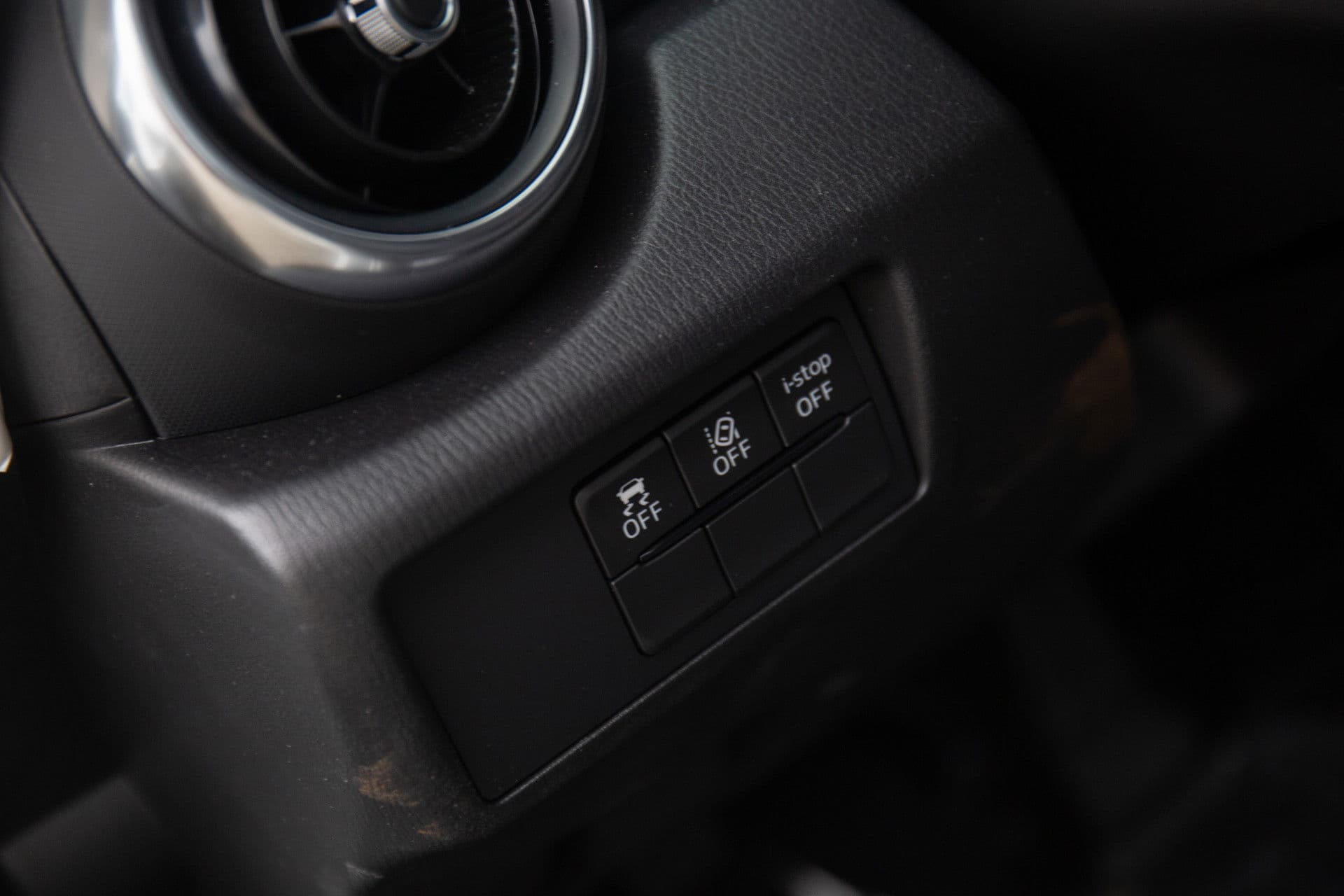 Mazda MX-5 2.0 SkyActiv-G 184 Exclusive Line , Carplay, Achteruitrijcamera, Stoelverwarming, Keyless thumbnail 22