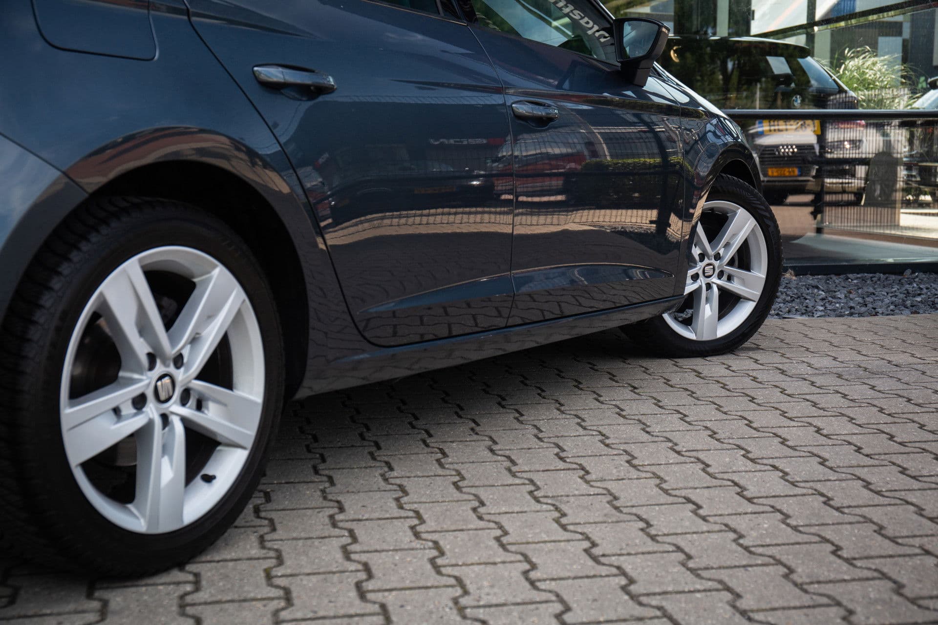 SEAT Leon 1.5 TSI FR Business Intense , Automaat, Cruise control, Sportstuur, Rode sticksels thumbnail 5