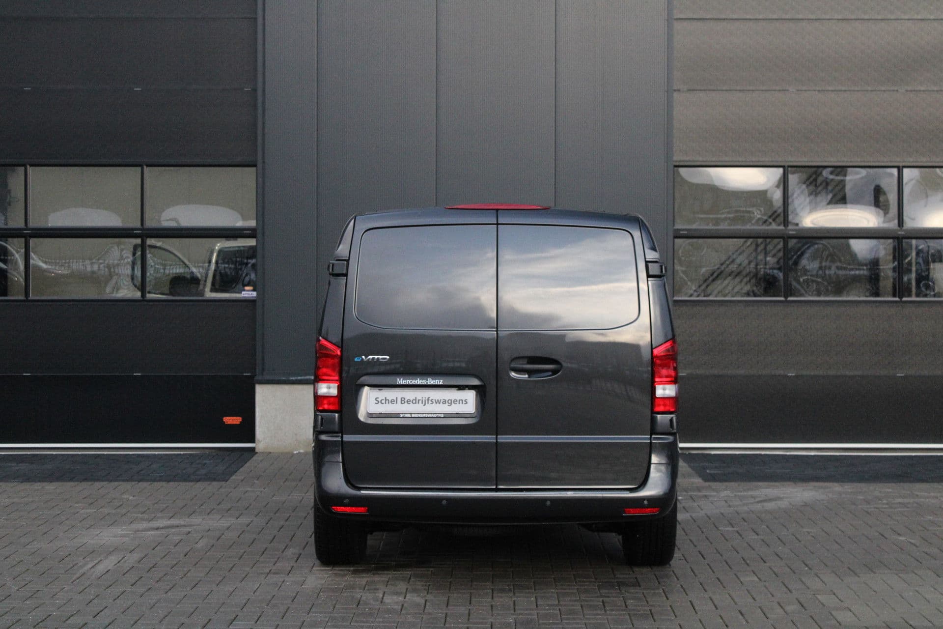 Mercedes-Benz EVito Extra Lang 66 kWh 116pk - Leder - Camera - LED - Carplay/Android - PDC - Stoelverwarming - Snelladen - Rijklaar thumbnail 6