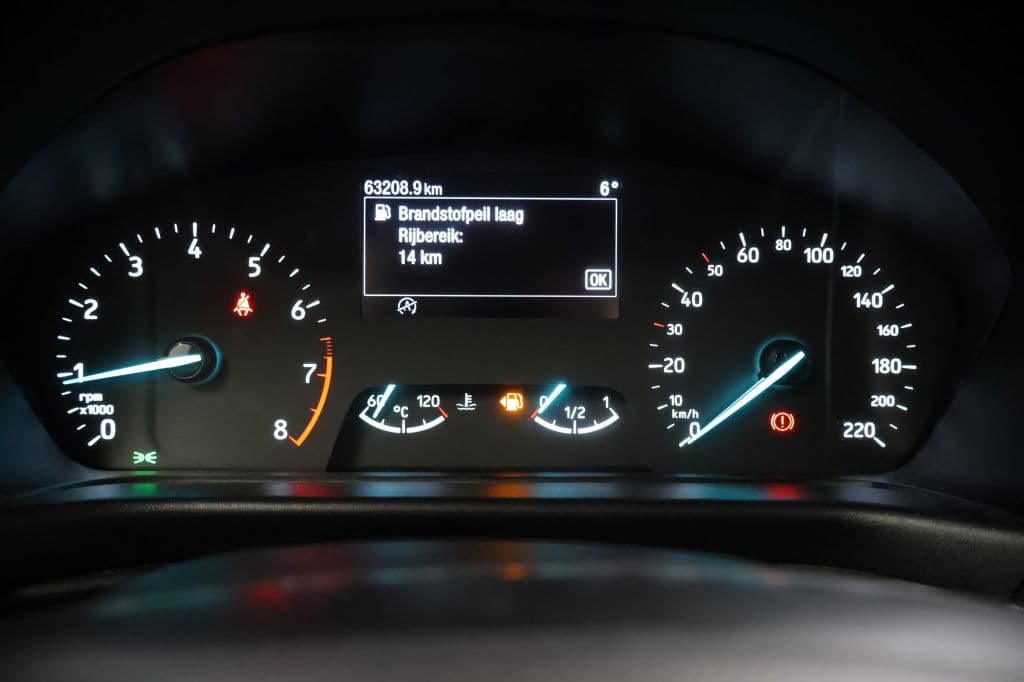 Ford Fiesta 1.0 EcoBoost Hybrid Titanium thumbnail 16