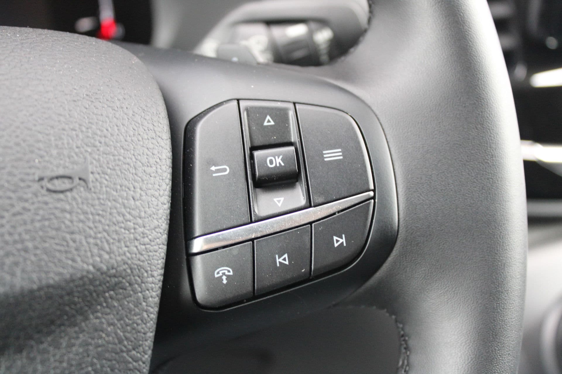 Ford Transit 350 2.0 TDCI L3H2 Limited 165pk - LUCHTVERING - ACC - Blind Spot - 360 camera - Navigatie - Stoel-Stuurverwarming - Trekhaak - Rijklaar thumbnail 15