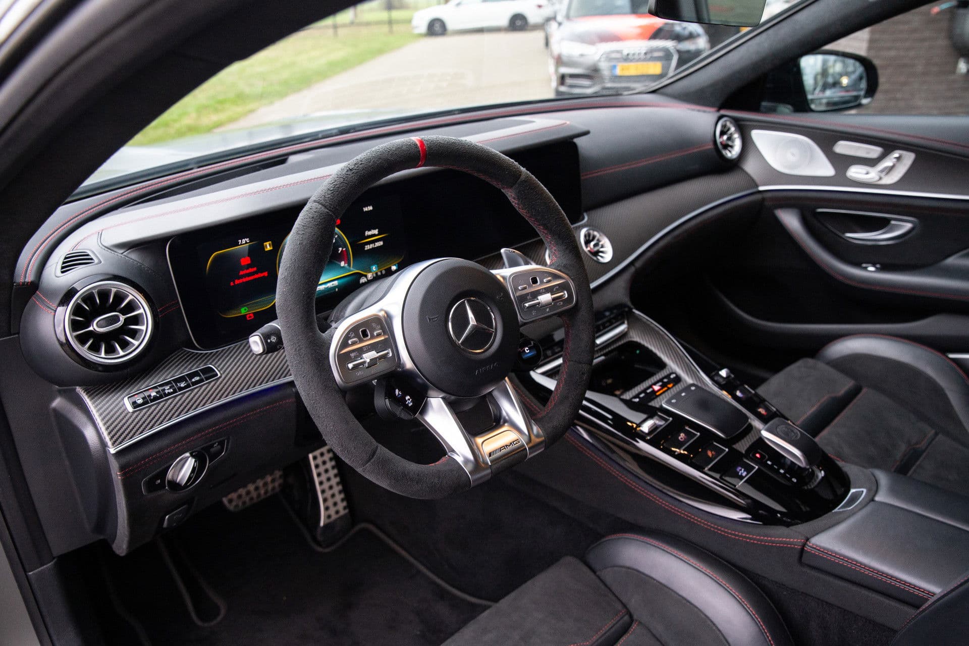 Mercedes-Benz AMG GT 4-Door Coupe AMG 63 S 4MATIC+ Edition 1 , 4-wielbesturing, Panoramadak, Burmester, HUD, 640PK thumbnail 5