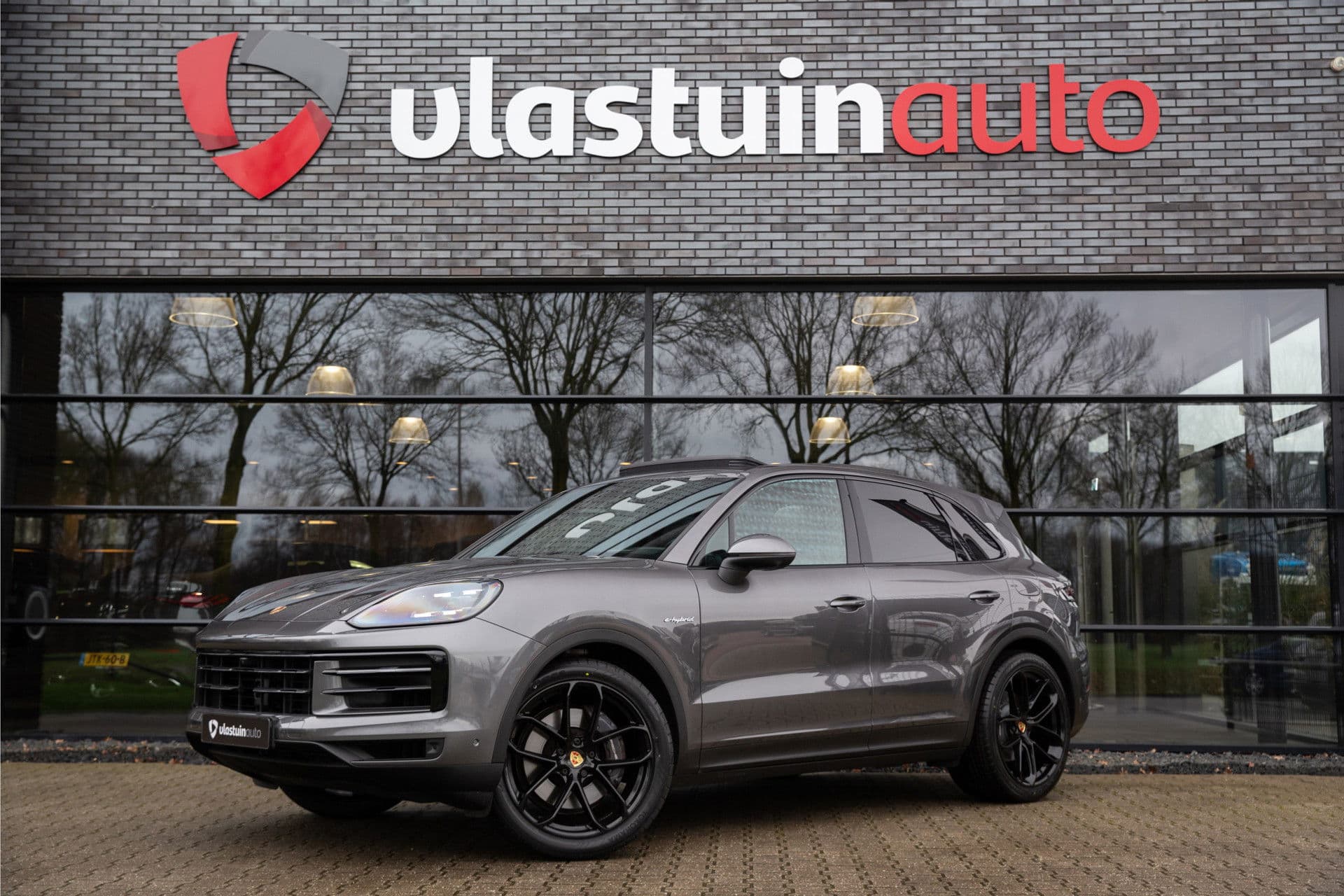 Porsche Cayenne 3.0 E-Hybrid , Sport Chrono, Luchtvering, Softclose, HUD, Pano,