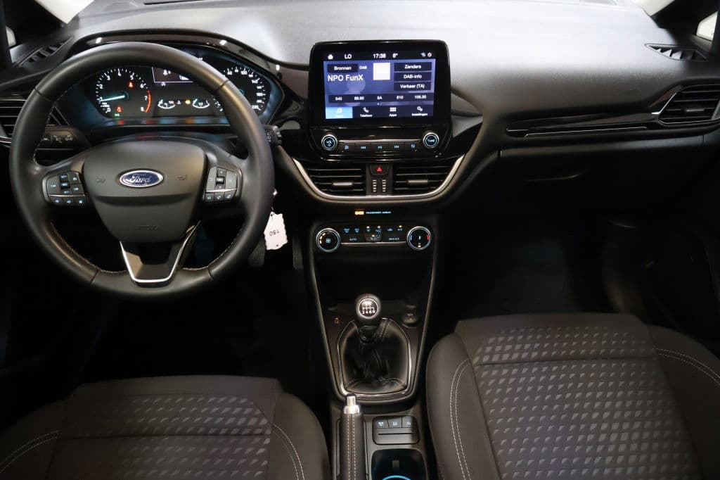 Ford Fiesta 1.0 EcoBoost Hybrid Titanium thumbnail 7