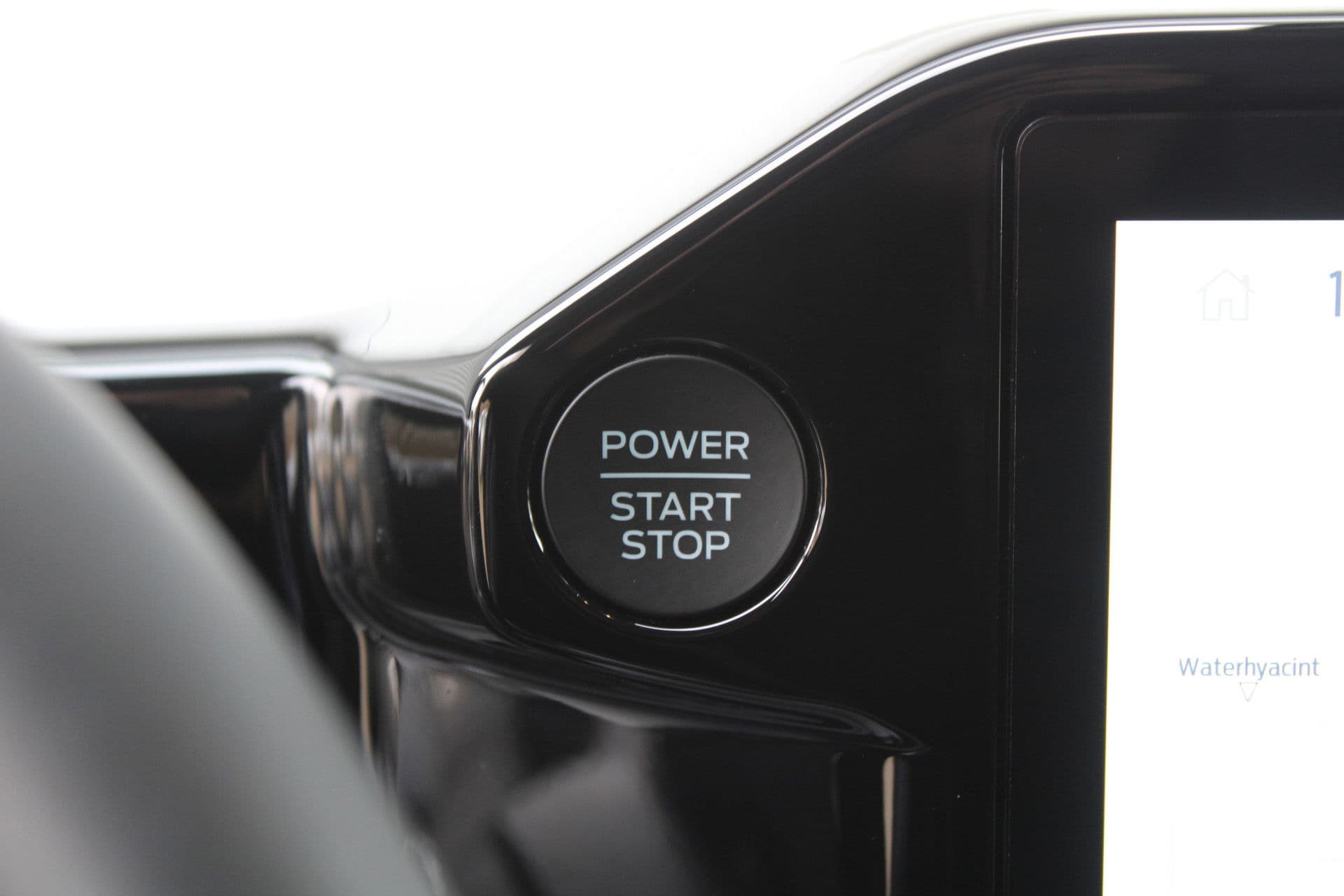 Ford Transit Custom 320 2.0 TDCI L2H1 Limited 170pk - 1+1 Stoelopstelling - 2x Schuifdeur - Adaptive Cruise - Verwarmd stuur - Blind spot - Navigatie - Camera - Draadloos laden - Rijklaar thumbnail 22