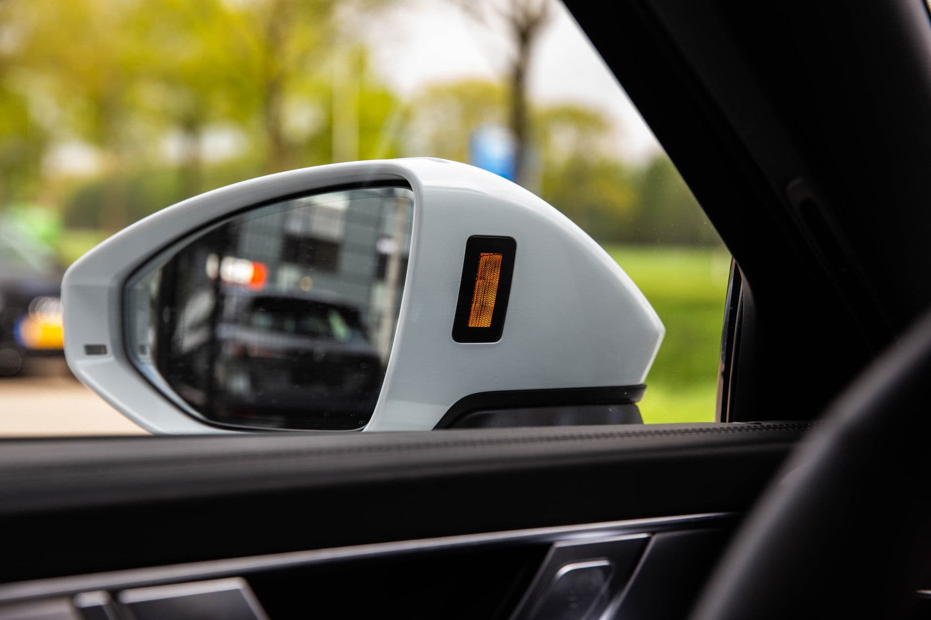 Audi RS6 Avant 4.0 TFSI Quattro , B&O Advanced, Nachtzicht, 4-wielsturing, Head-up display, Trekhaak, Laser thumbnail 50