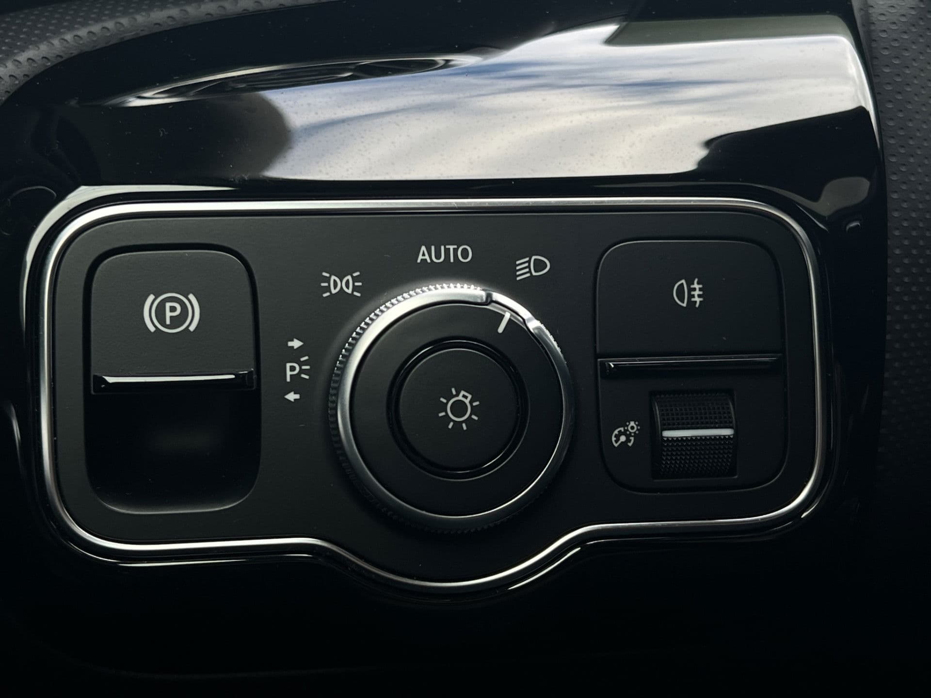 Mercedes-Benz A-Klasse 250 e AMG Premium Plus | Pano | NAP | Sfeerverl | Burmester | Camera | Stoelverw | thumbnail 25