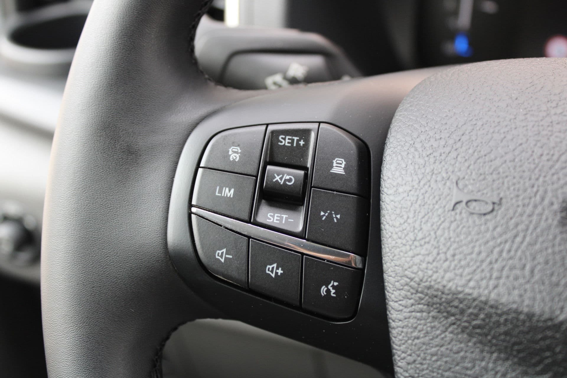 Ford Transit 350 2.0 TDCI L2H2 Trend 165pk - Facelift - 2x Schuifdeur - Adaptive Cruise - Navigatie - Blind Spot - 360 Camera - Stoel - Stuurverwarming - Rijklaar thumbnail 15