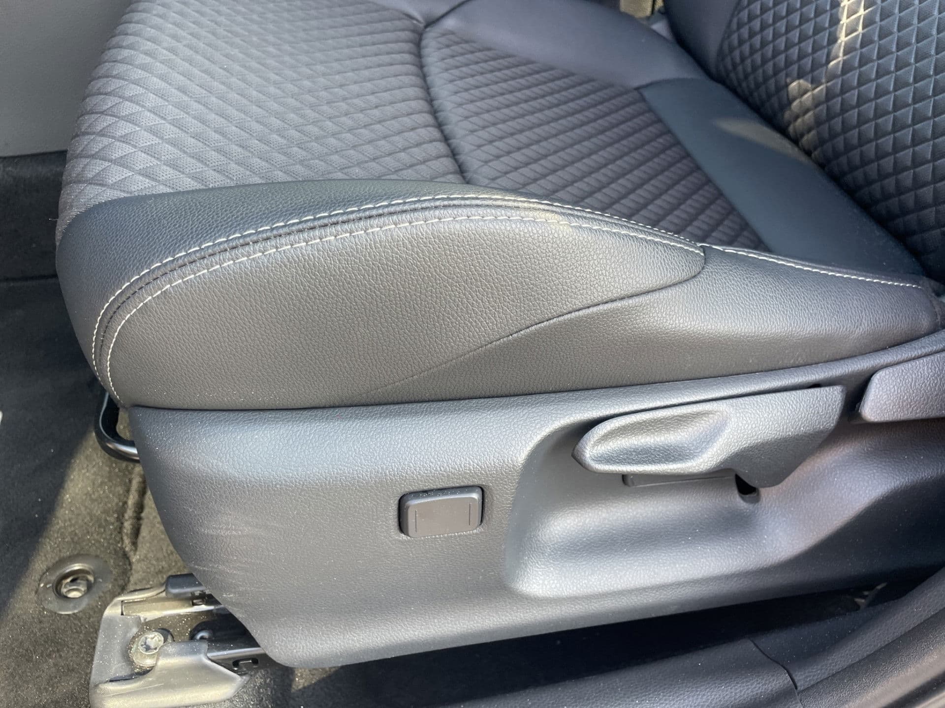 Toyota Yaris 1.5 Hybrid 130 First Edition | Halfleder | Climate | Cruise | Keyless | Camera thumbnail 24