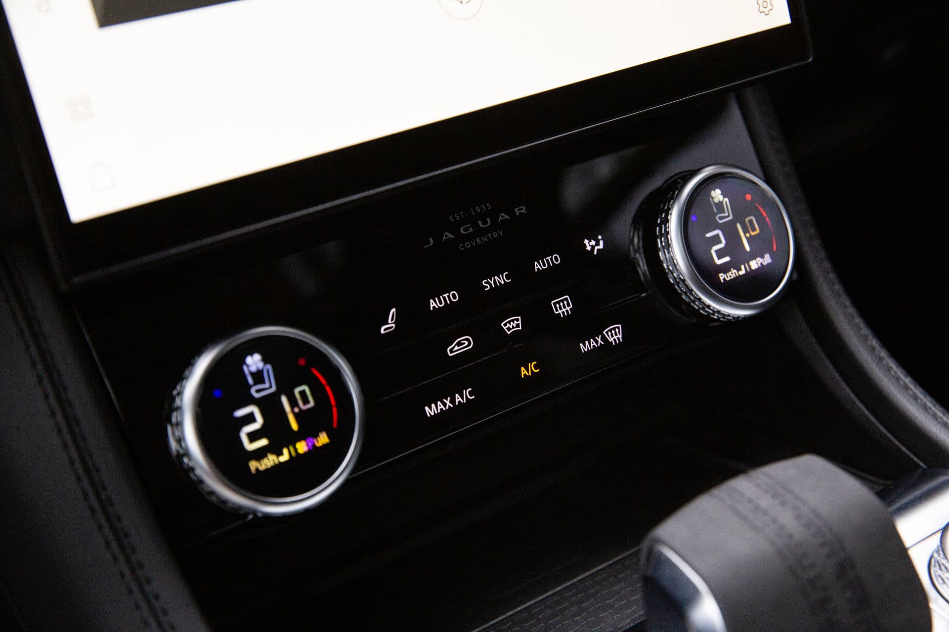 Jaguar F-Pace 2.0 P400e PHEV R-Dynamic SE , Panoramadak, Meridian, Head-up Display thumbnail 21