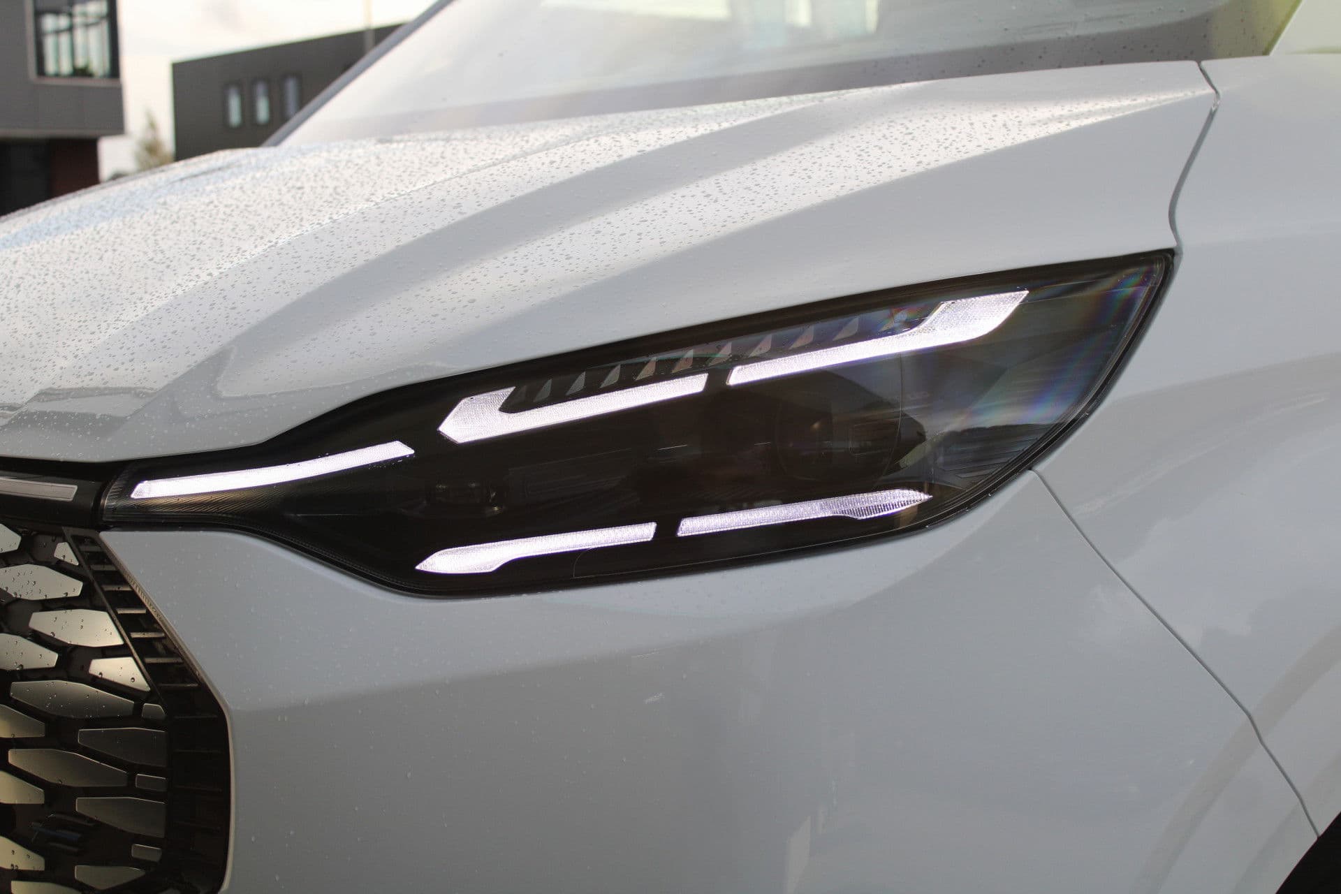 Ford E-Transit Custom 340 L2H1 Limited 65 kWh 218pk - 2x Schuif - LED - 360 Camera - B&O - ACC - Navi - Stoel/Stuurverwarming - Rijklaar thumbnail 23