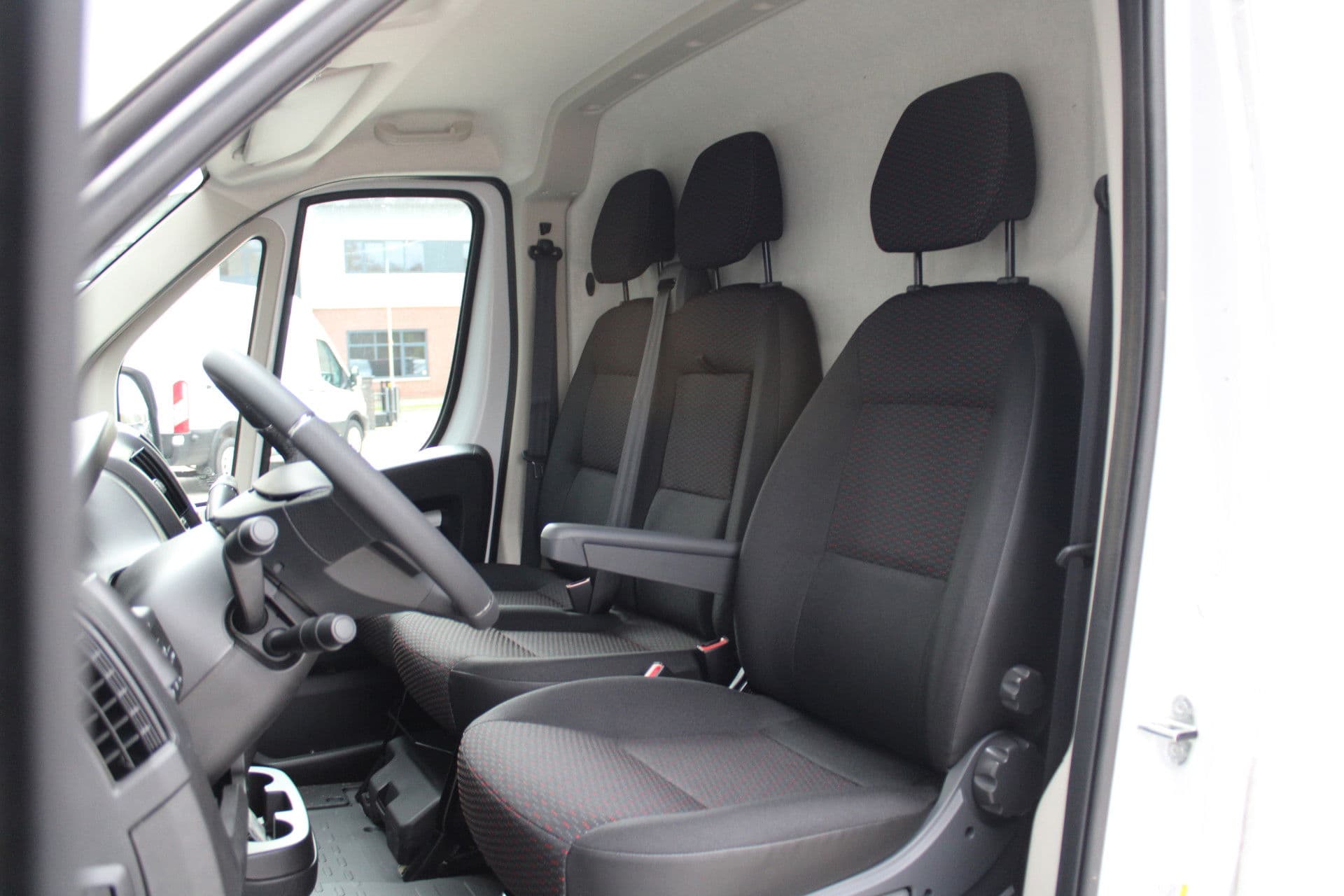 Opel Movano 33 2.2 CDTI 140pk L2H2 - Airco - Camera - Cruise - Blind Spot - 270 deuren - Rijklaar thumbnail 16