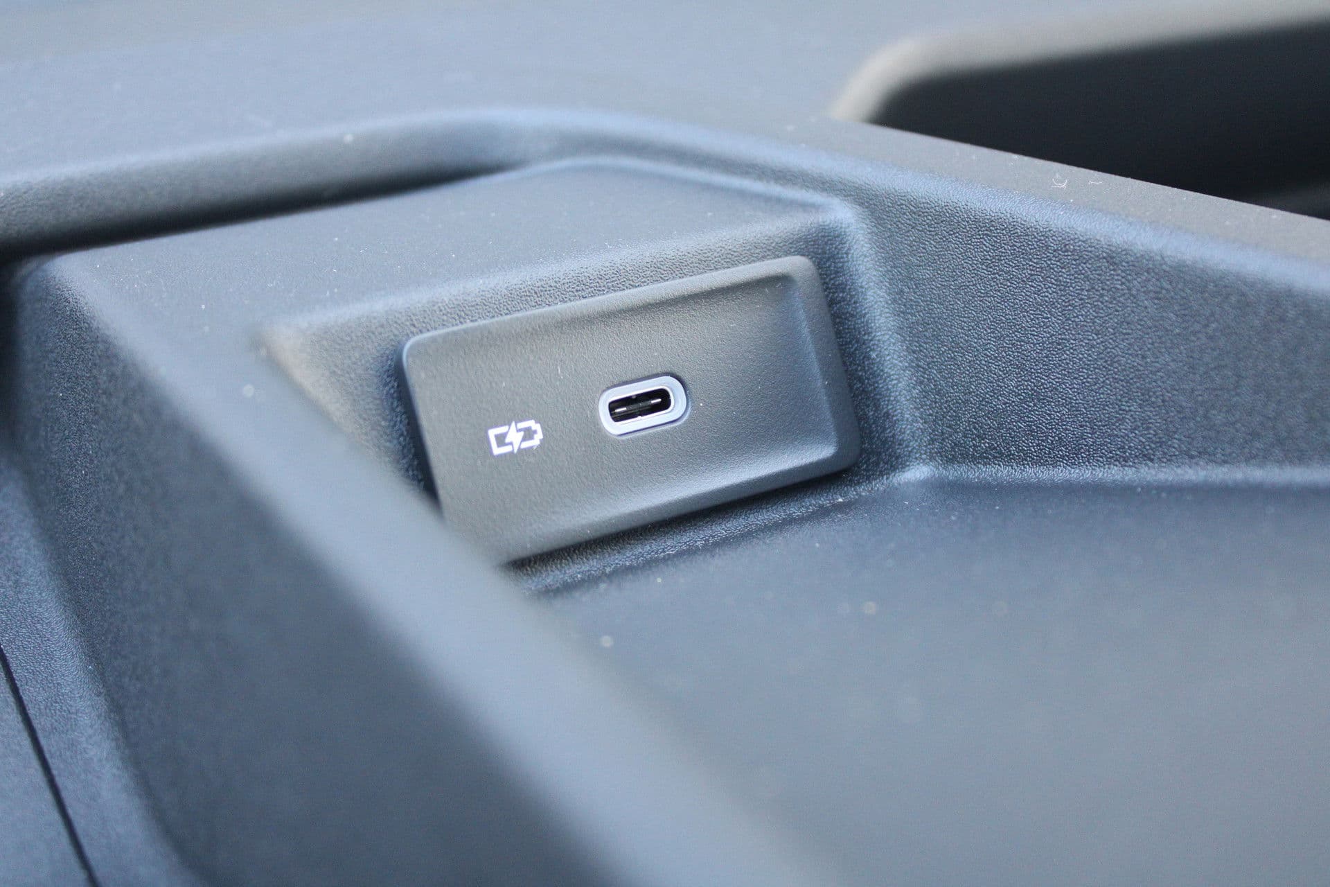 Volkswagen Crafter 35 2.0 TDI L3H3 177pk - Facelift - Navigatie - LED - Geveerde stoel - Virtual cockpit - Camera - Trekhaak - Stoelverwarming - Rijklaar thumbnail 32