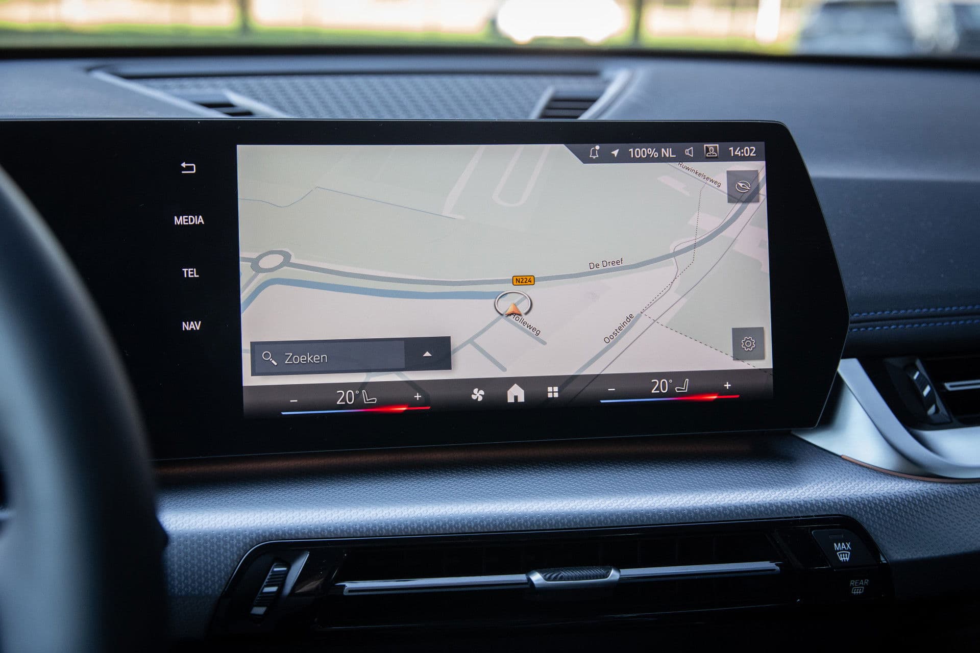 BMW X1 sDrive18i M-sport , Draadloze lader, Keyless entry, Achteruitrijcamera, thumbnail 15