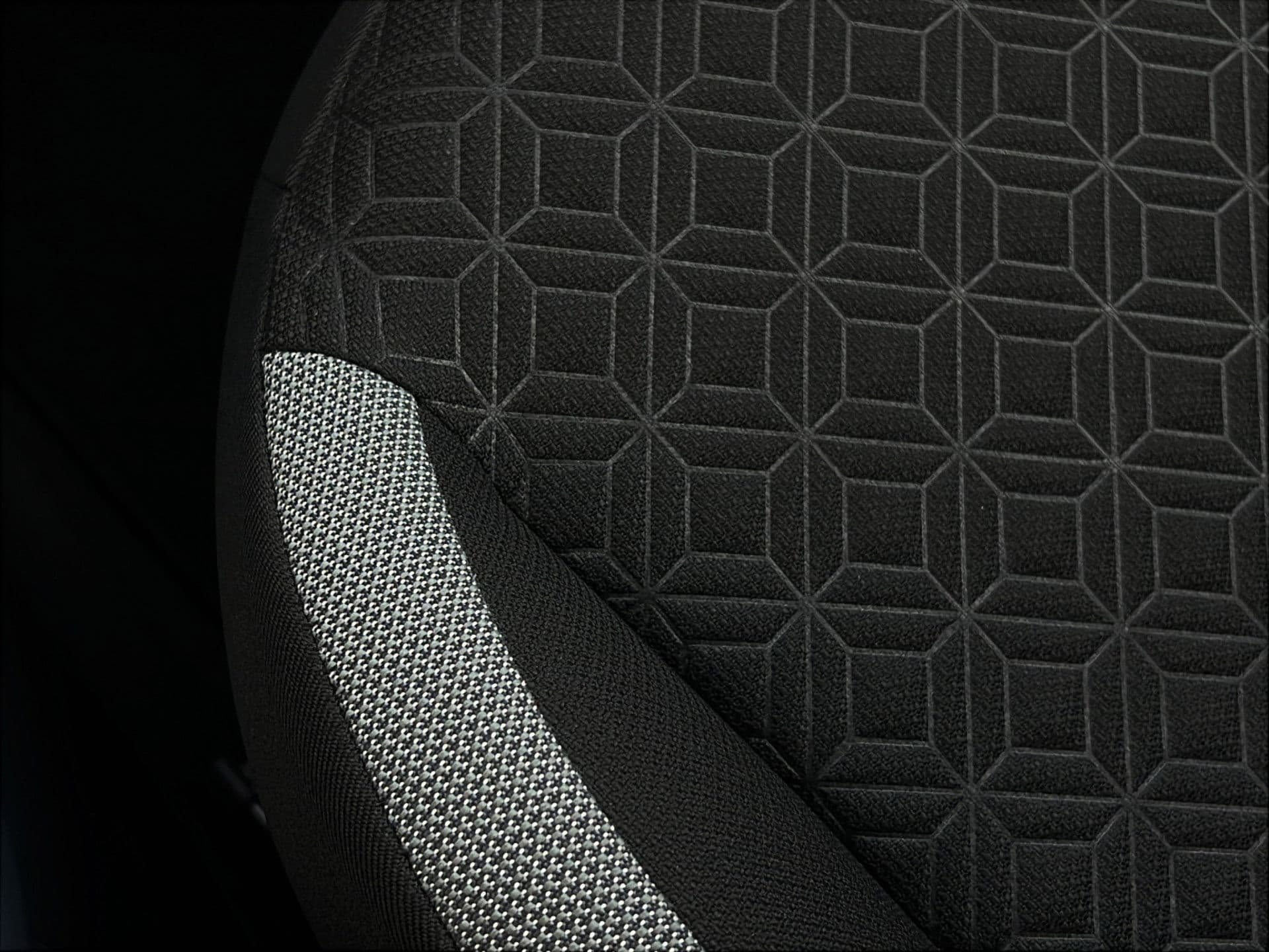 Toyota Aygo X 1.0 VVT-i MT Envy | Adaptive | Lane assist | Carplay | Keyless thumbnail 26