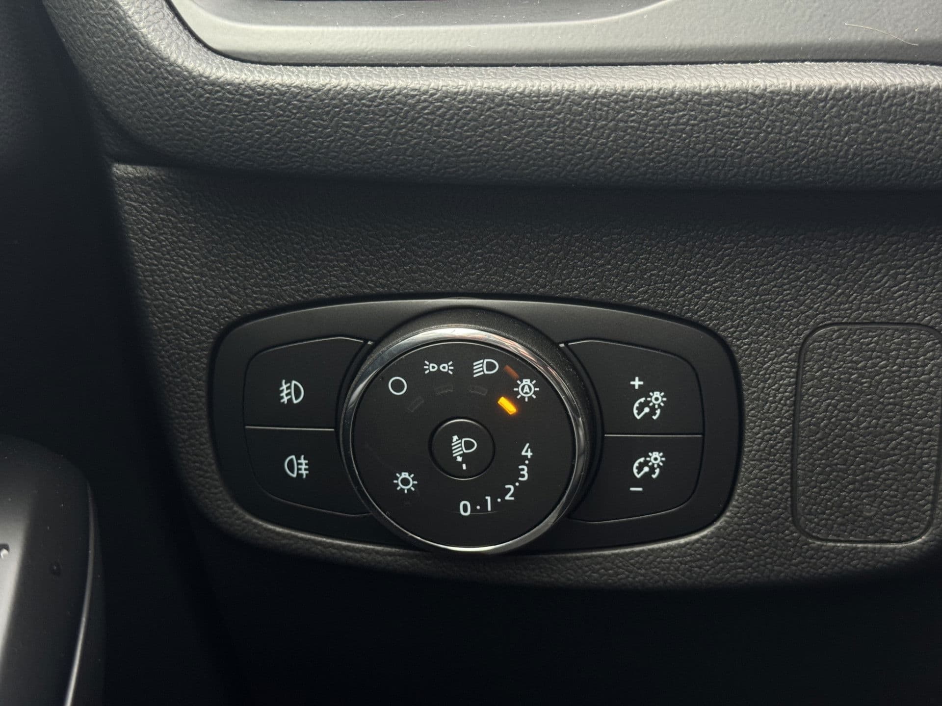 Ford FOCUS Wagon 1.0 EcoBoost Hybrid ST Line | Head-Up | Winter Pack | Driver Assist pack thumbnail 13