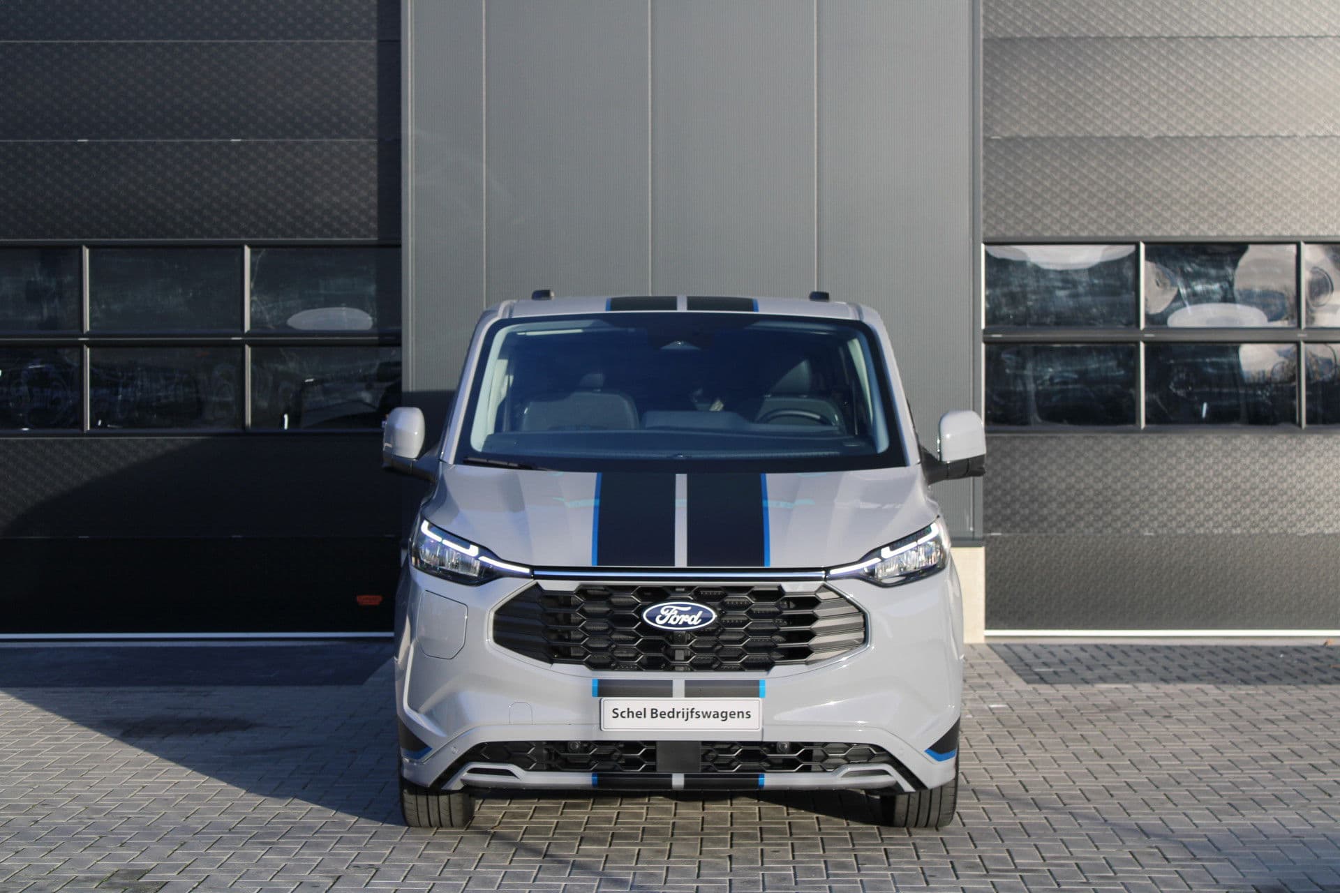 Ford Transit Custom 320 2.5 PHEV L1H1 Sport DC 232pk - 2x Schuif - 360 Camera - ACC - Keyless - Stoel/Stuurverwarming - Blindspot - Incl BPM - Rijklaar thumbnail 2