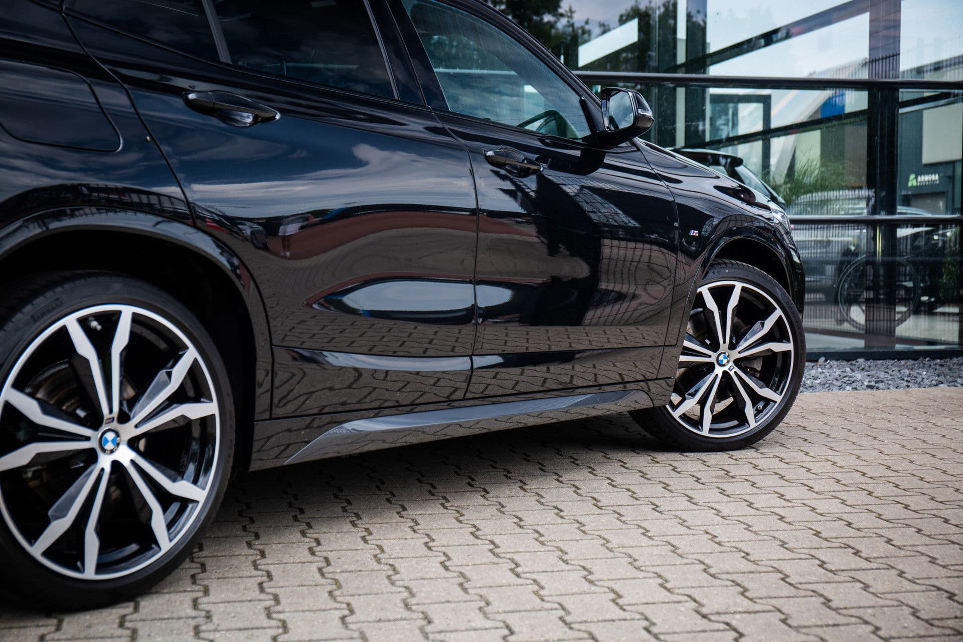 BMW X2 sDrive20i Business Edition , M-Sport, Panoramadak, Head-up display, BMW-Led thumbnail 6