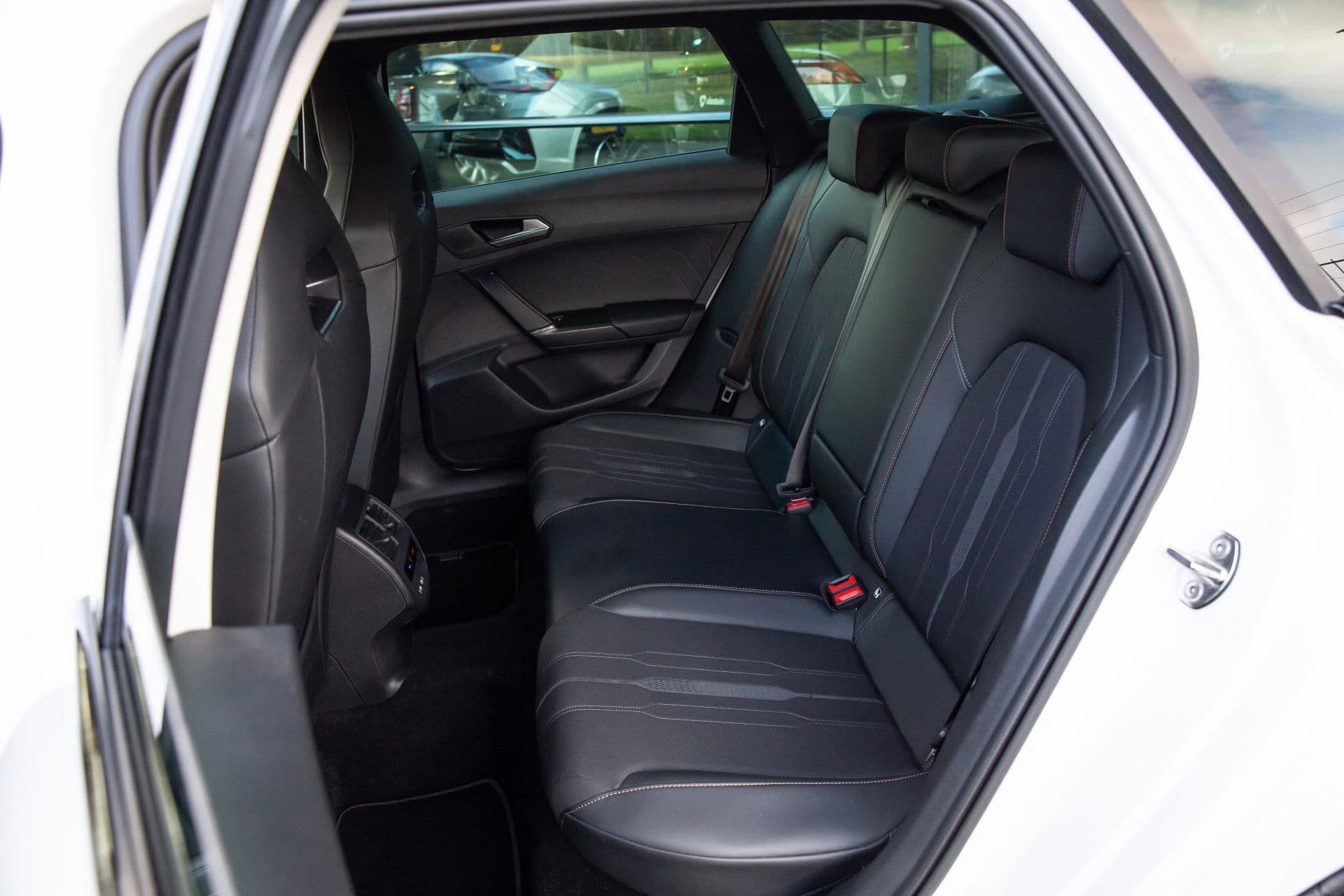 CUPRA Leon Sportstourer 1.4 e-Hybrid VZ Business , Stuurverwarming, Sfeerverlichting, thumbnail 11