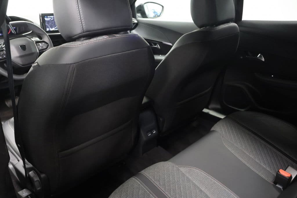 Peugeot 2008 1.2 Hybride 145 Allure | 360 Camera | Luxe thumbnail 9