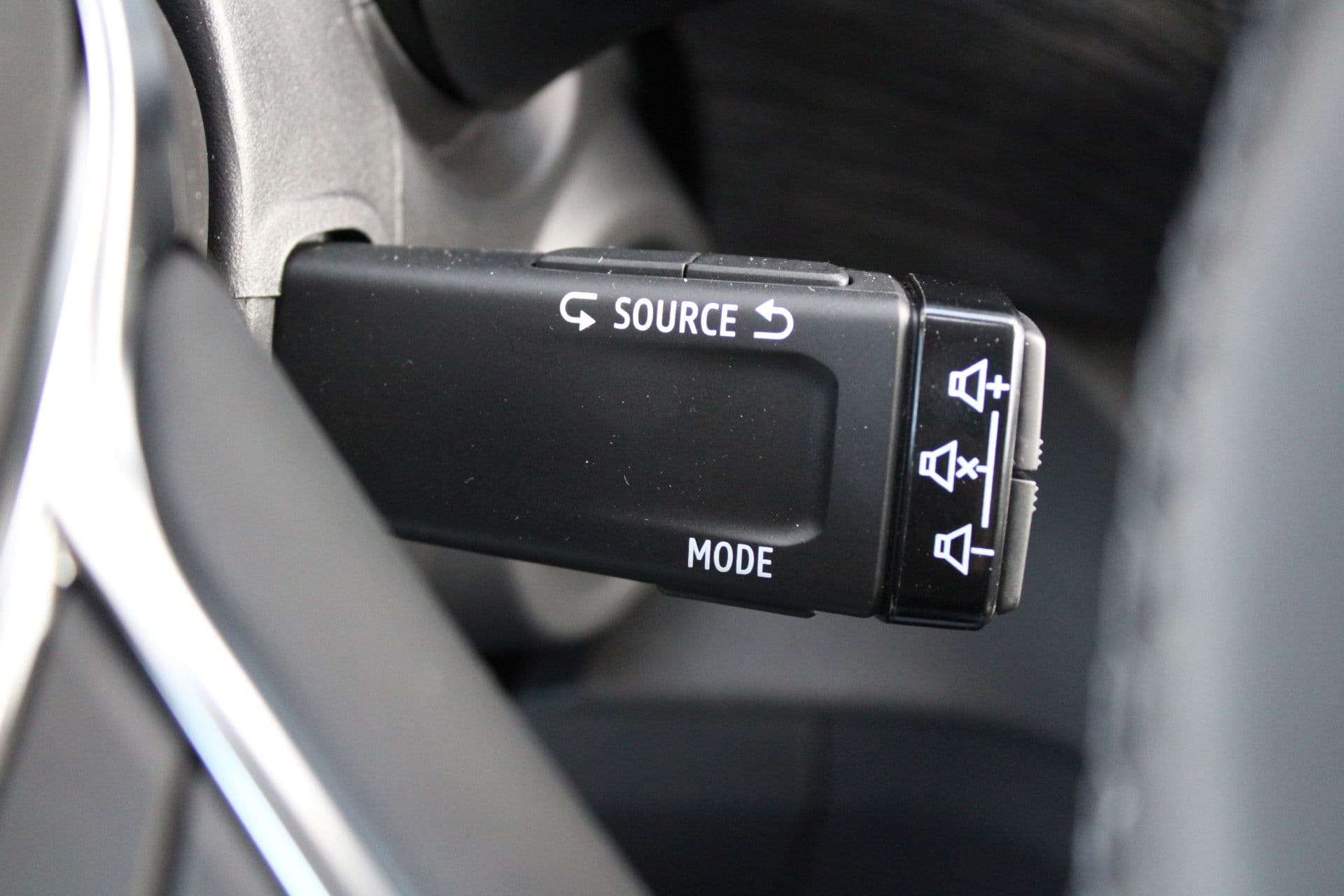 Renault Trafic 2.0 Blue dCi 170pk T29 L2H1 Extra DC - 2x Schuifdeur - Carplay - LED - Blind Spot - Navigatie - Camera - Trekhaak - Stoelverwarming - Rijklaar thumbnail 34