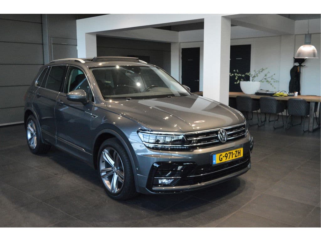 Volkswagen Tiguan 1.5 TSI ACT R-LINE navi camera leer pano trekhaak !! thumbnail 3