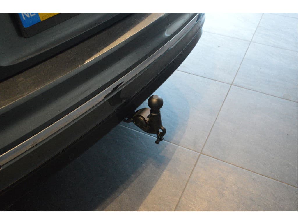 Volkswagen Tiguan 1.5 TSI ACT R-LINE navi camera leer pano trekhaak !! thumbnail 7