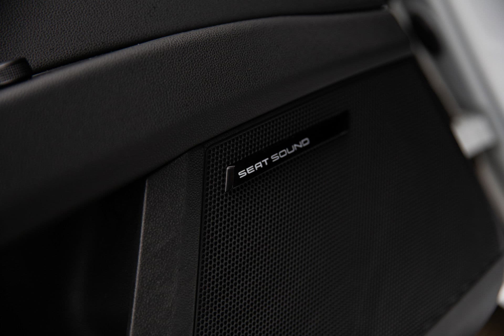 SEAT Leon 1.8 TSI FR Business , Stoelverwarming, SEAT Sound, Alcantara thumbnail 13