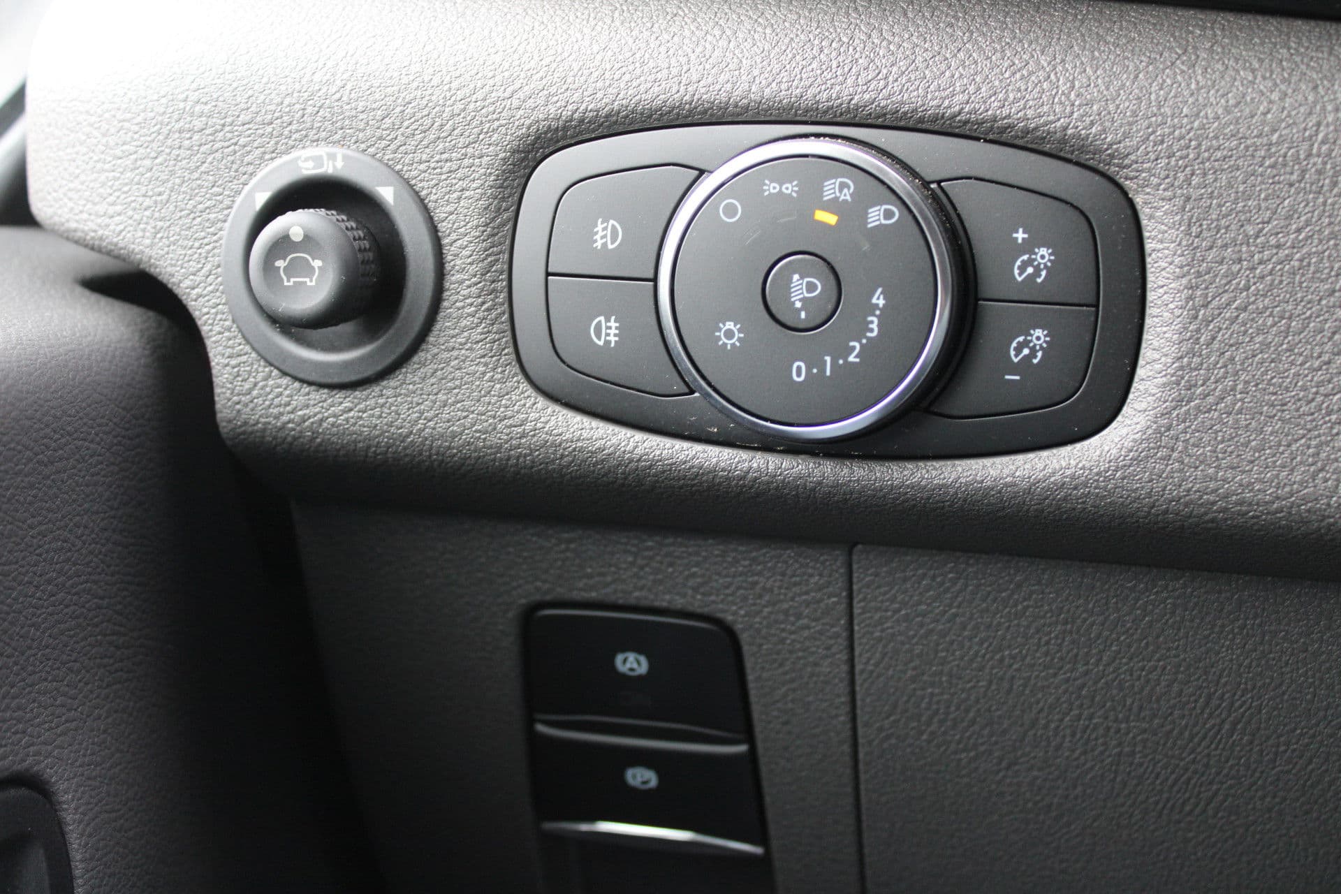 Ford Transit 350 2.0 TDCI L3H2 Limited Raptor 165pk - LUCHTVERING - ACC - Blind Spot - 360 camera - Raptor Grill - Stoel-Stuurverwarming - Trekhaak - Rijklaar thumbnail 11