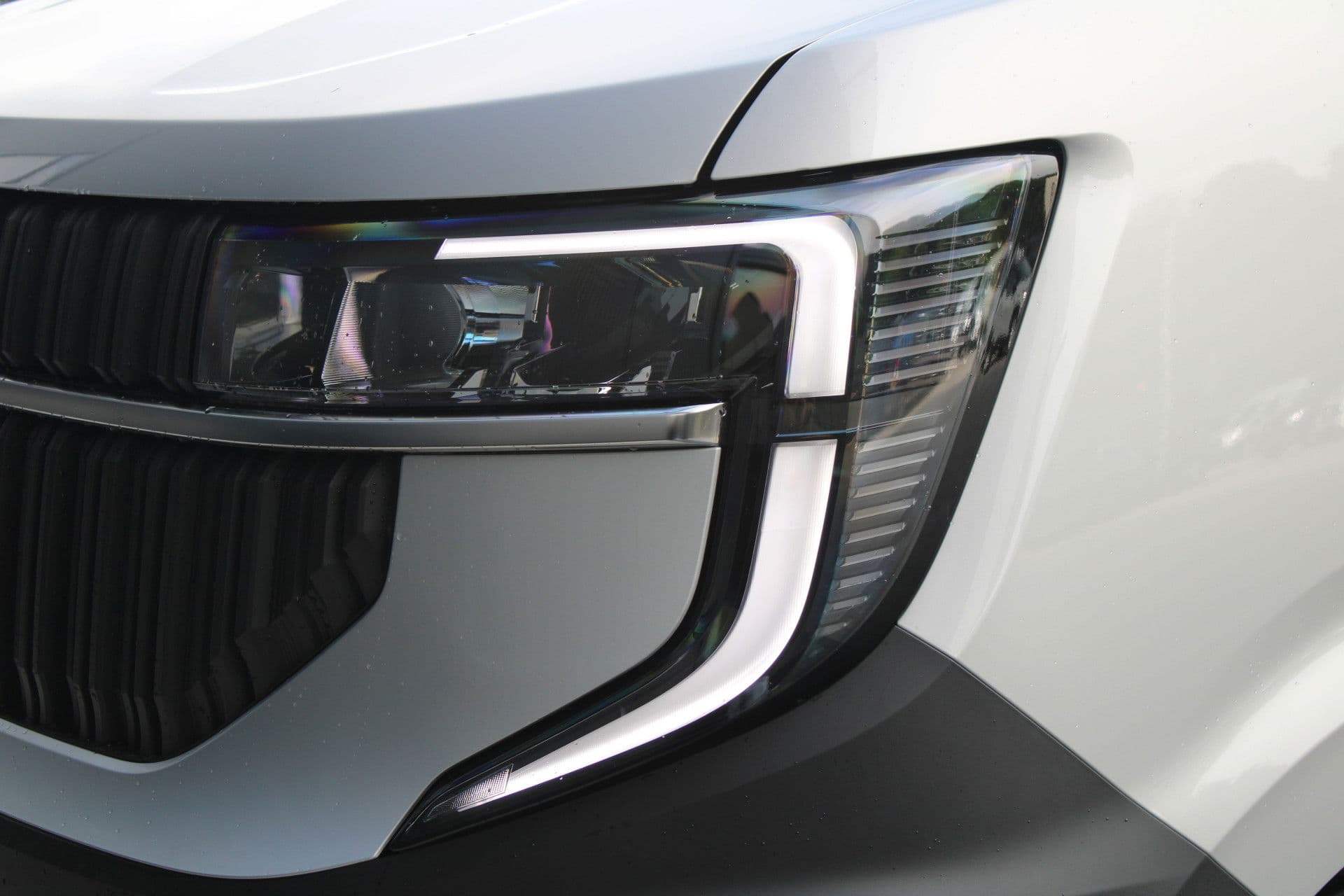 Renault Master T35 2.0 dCi 170pk L2H2 Extra - 2x Schuifdeur - Navigatie - Blind Spot - Camera - Stoelverwarming - Verwarmde voorruit - Rijklaar thumbnail 37