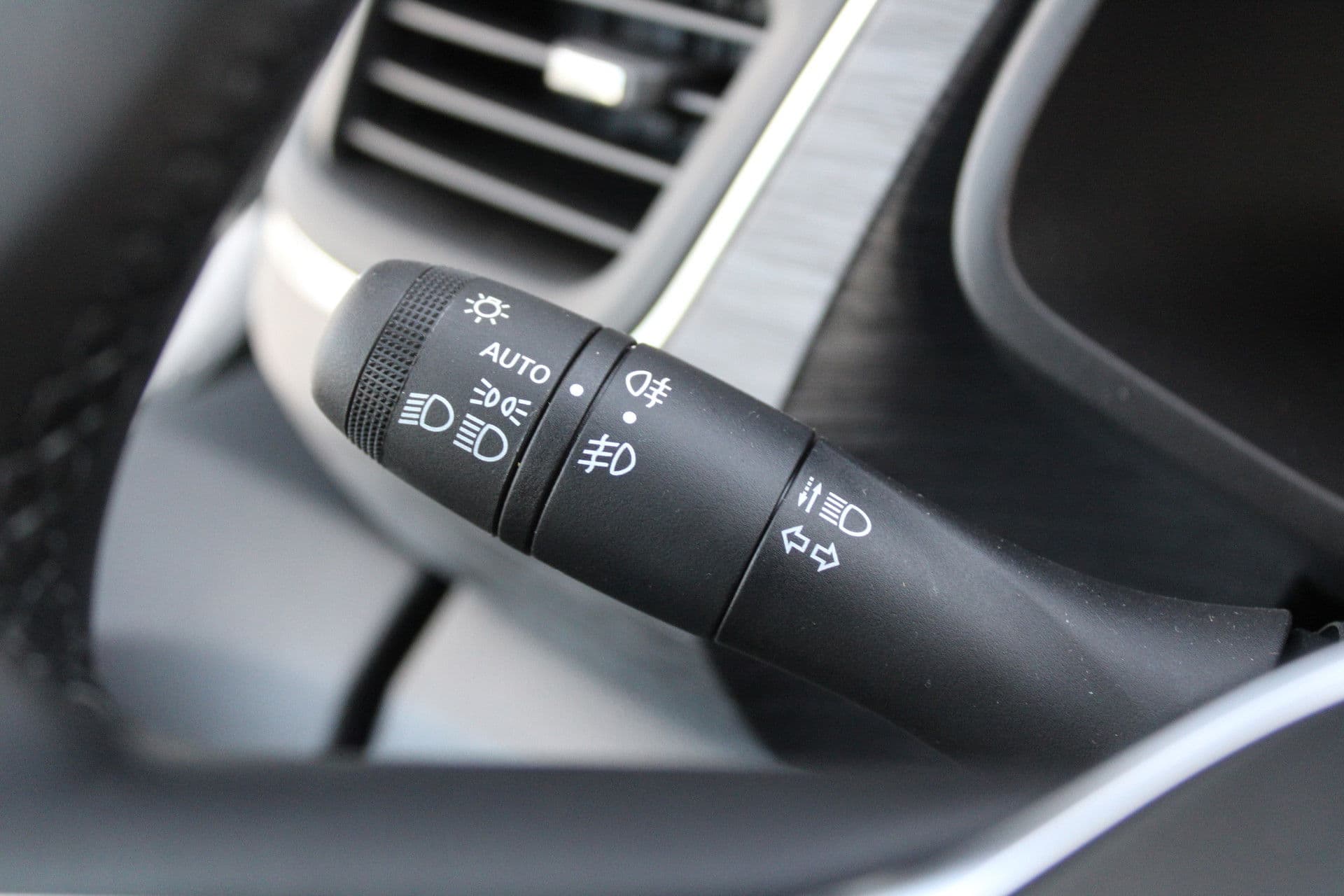 Renault Trafic 2.0 Blue dCi 170pk T29 L2H1 Extra DC - 2x Schuifdeur - Carplay - LED - Blind Spot - Navigatie - Camera - Trekhaak - Stoelverwarming - Rijklaar thumbnail 15